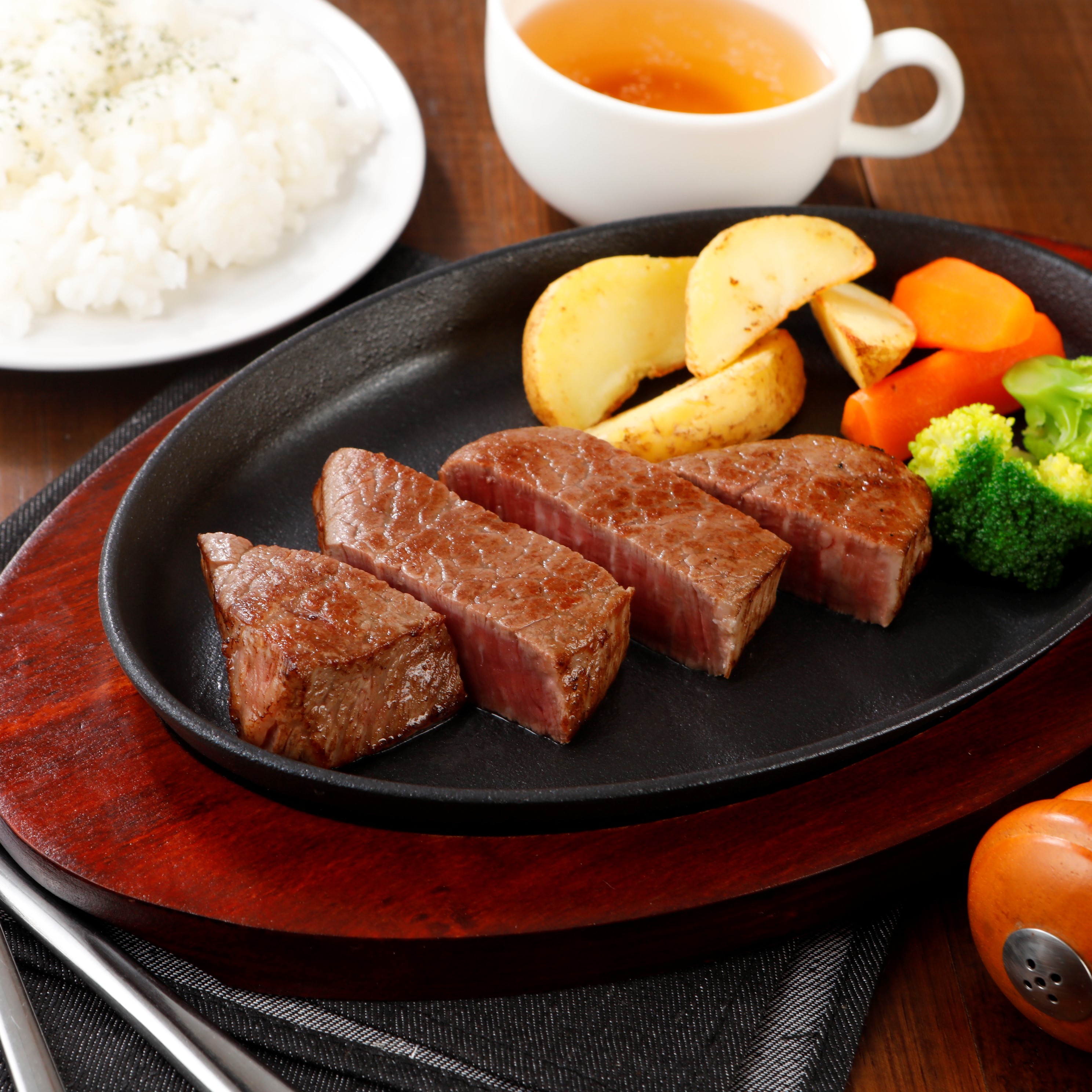 長崎和牛ヒレステーキ2枚長崎県産各約120gA5A4送料無料