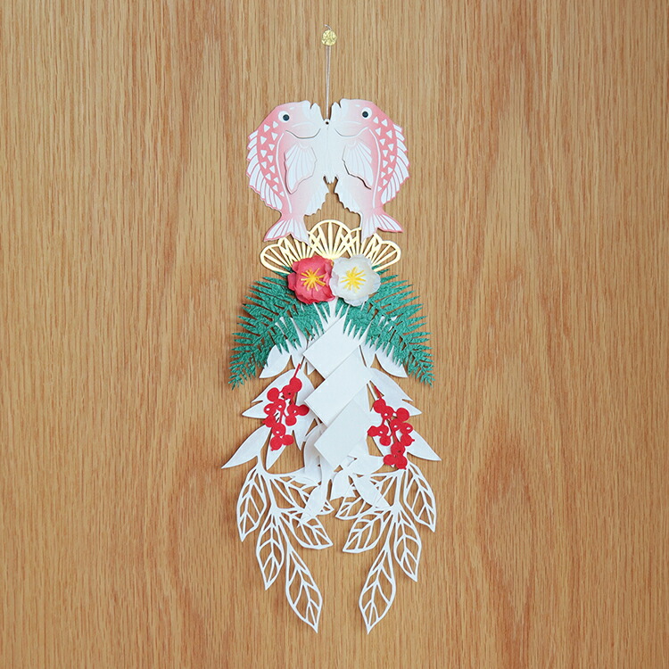 【送料無料】 medetaya KIRIE<br>nekonekodesign 正月飾り 切り絵 松 梅 鯛 南天 玄関 リビング ドア 扉 お店 店舗  床の間 和紙 国産 日本製 おしゃれ 高級 迎春|めでたや切り絵飾り 向い鯛 小