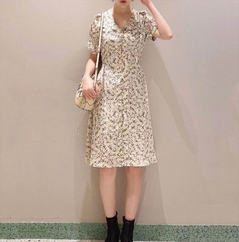 【P2倍&クーポン有】 シャツワンピ フレア 羽織 レディース スカート ワンピース ドレス 前開き フレアスカート ショート 膝丈 半袖 5分袖 パフスリーブ Vネック 襟なし ボタンダウン フレア セミフレア 細身 Aライン 立体感 ウエストマーク 透け感 ベージュ 上品｜Meeplot＜ミープロット＞
