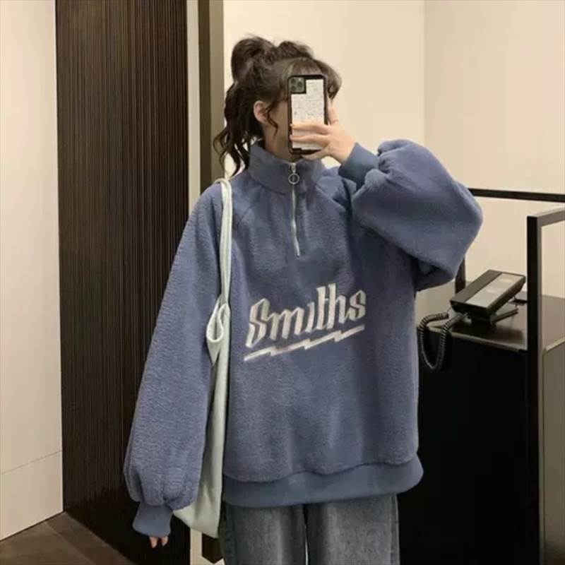 【P2倍&クーポン有】ファスナー ゆったり フリース トップス レディース プルオーバー 秋 冬 お尻カバー 長袖 萌袖 ボリューム袖 スタンドカラー オーバーサイズ もこもこ カラバリあり ブラック ホワイト ブラウン 無地 英字ロゴ フリーサイズ 厚手 学校 体型カバー