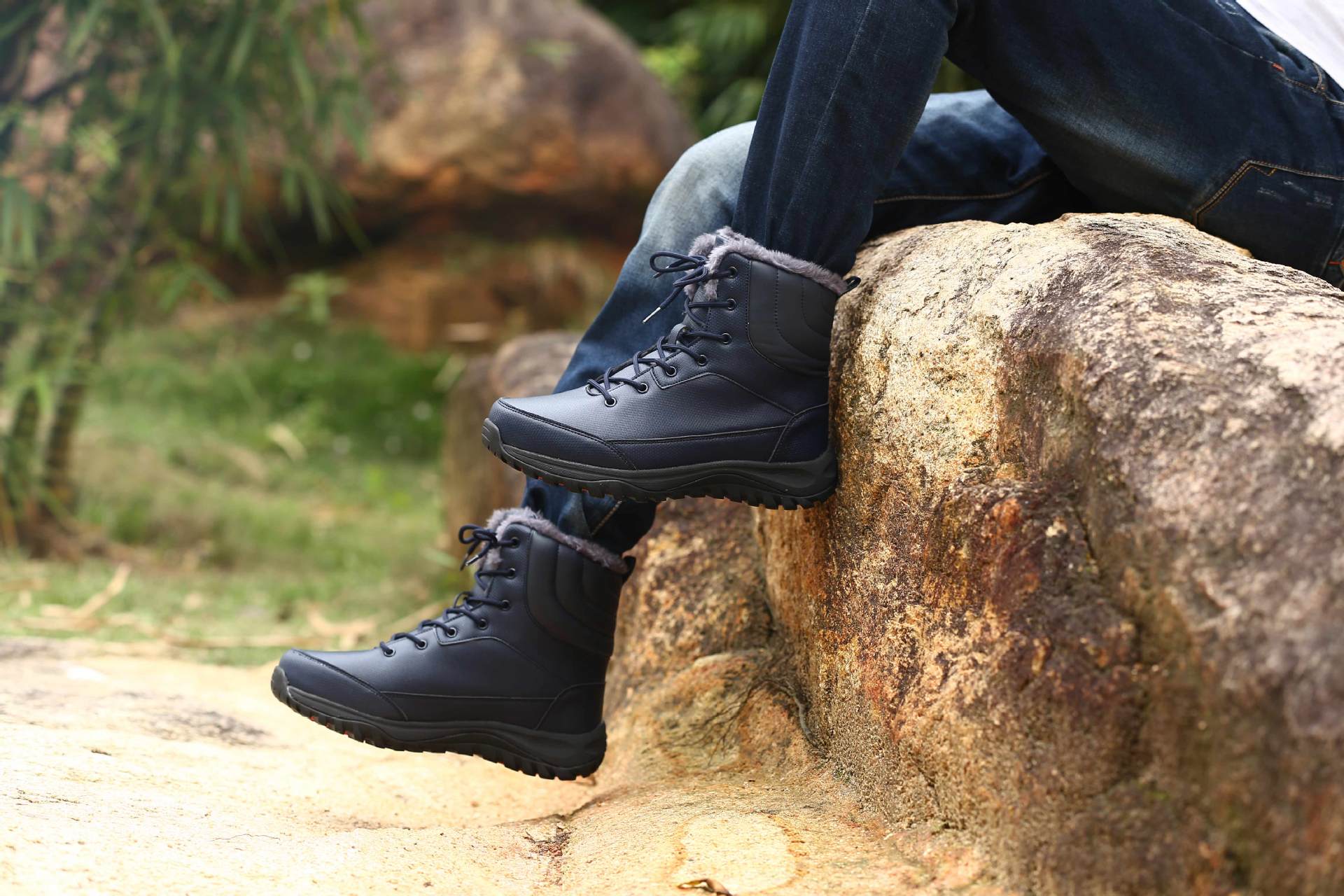 送料無料 スノーブーツ 靴ひも ワークブーツ 登山 冬靴 マウンテンブーツ 防水 メンズ ショートブーツ 冬 本革