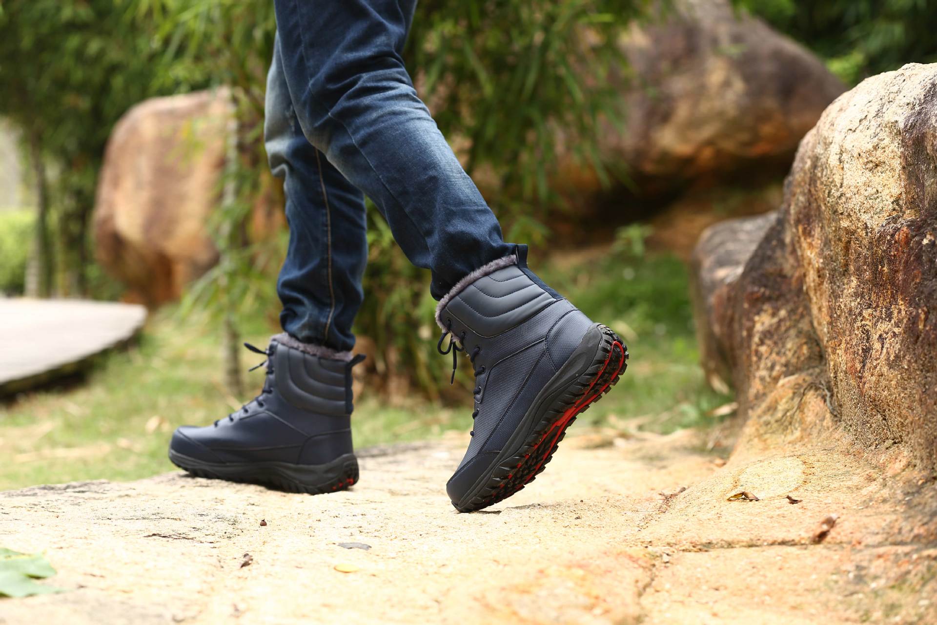 送料無料 スノーブーツ 靴ひも ワークブーツ 登山 冬靴 マウンテンブーツ 防水 メンズ ショートブーツ 冬 本革