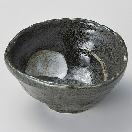 【まとめ買い10個セット品】和食器 イ068-228 黒結晶白刷毛三角小鉢