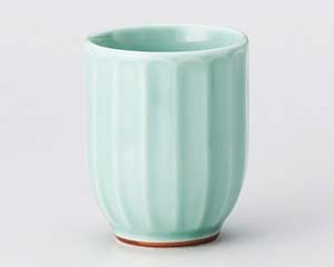 【まとめ買い10個セット品】和食器 チ381-068 ヒワ青磁菊彫湯呑【キャンセル/返品不可】【メイチョー】