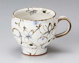 【まとめ買い10個セット品】 ハ617-048 粉引花唐草マグ(青)【キャンセル/返品不可】【厨房館】