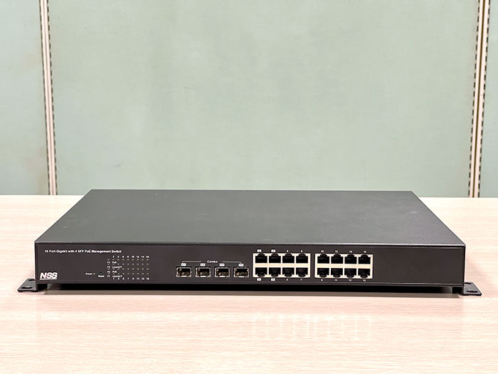 【新古品 デモ機使用 箱無し】NSS NSIE8164GSE ギガビット対応PoEスイッチングハブ(16ポート)
