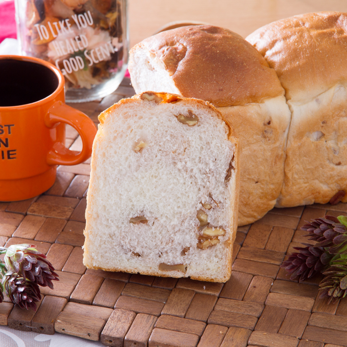生クリーム食パン クルミ入り 1斤サイズ オンラインショッピング 最大75%OFFクーポン 京都 おいしい 食パン やわらかい