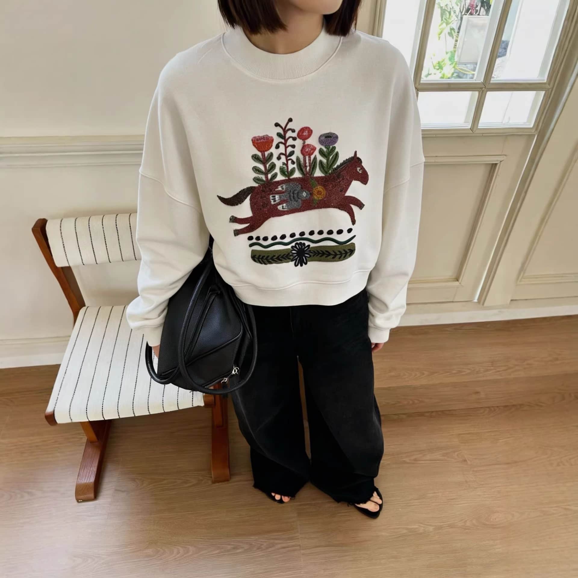 トレーナー レディース 刺繍 スウェット 馬 花柄 プルオーバー 長袖 ゆったり クルーネック トップス カジュアル レトロ 森ガール おしゃれ 秋 冬 春 暖かい 柔らかい 部屋着 外出着|MEIWALAND