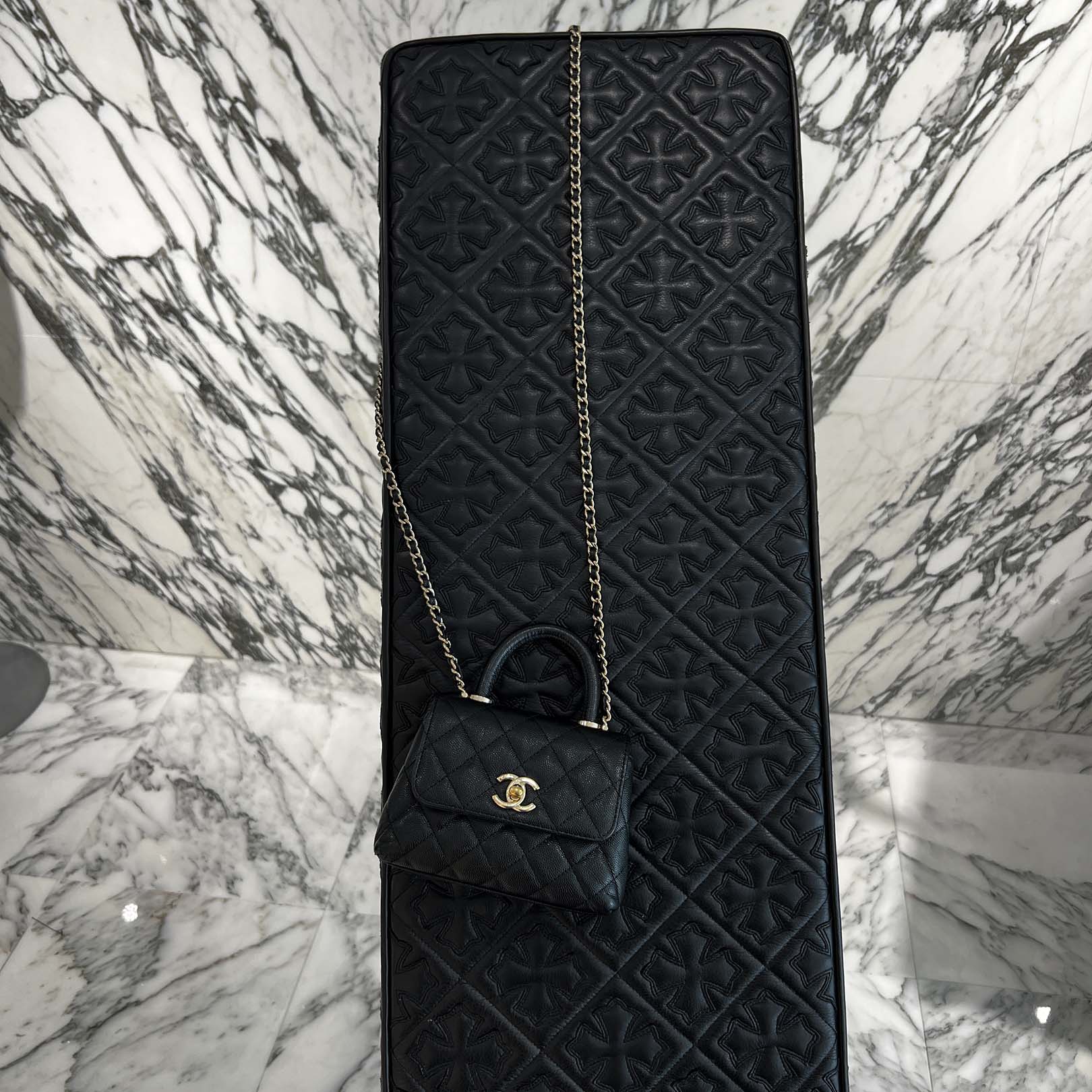 楽天市場】【美品】シャネル【CHANEL】ココハンドル ミディアム トップ