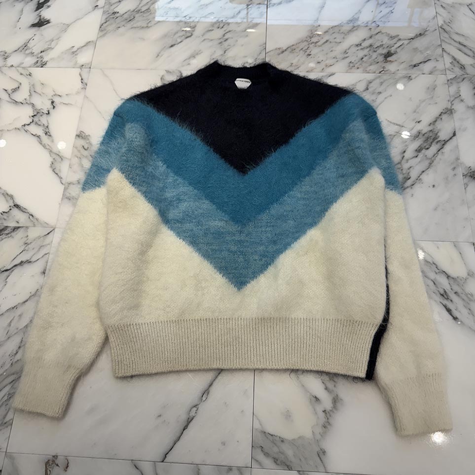 BOTTEGA VENETA 2023SS Wool Mohair Chevron Turtleneck Knit 725644 V2M90 Size XS ボッテガ・ヴェネタ ウール モヘア シェブロン タートルネックニット セーター タートルネック ウールニット ホワイト&times;ブルー サイズXS【250929】【中古-A】｜メメントスオンライン店