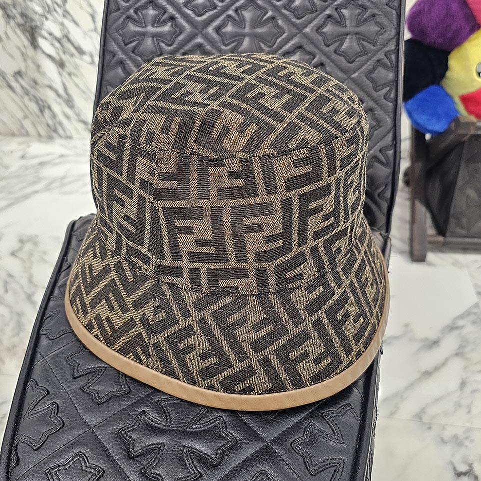 FENDI バケットハット ブラウン/ホワイト ハット ファブリック ブラウン | Fendi