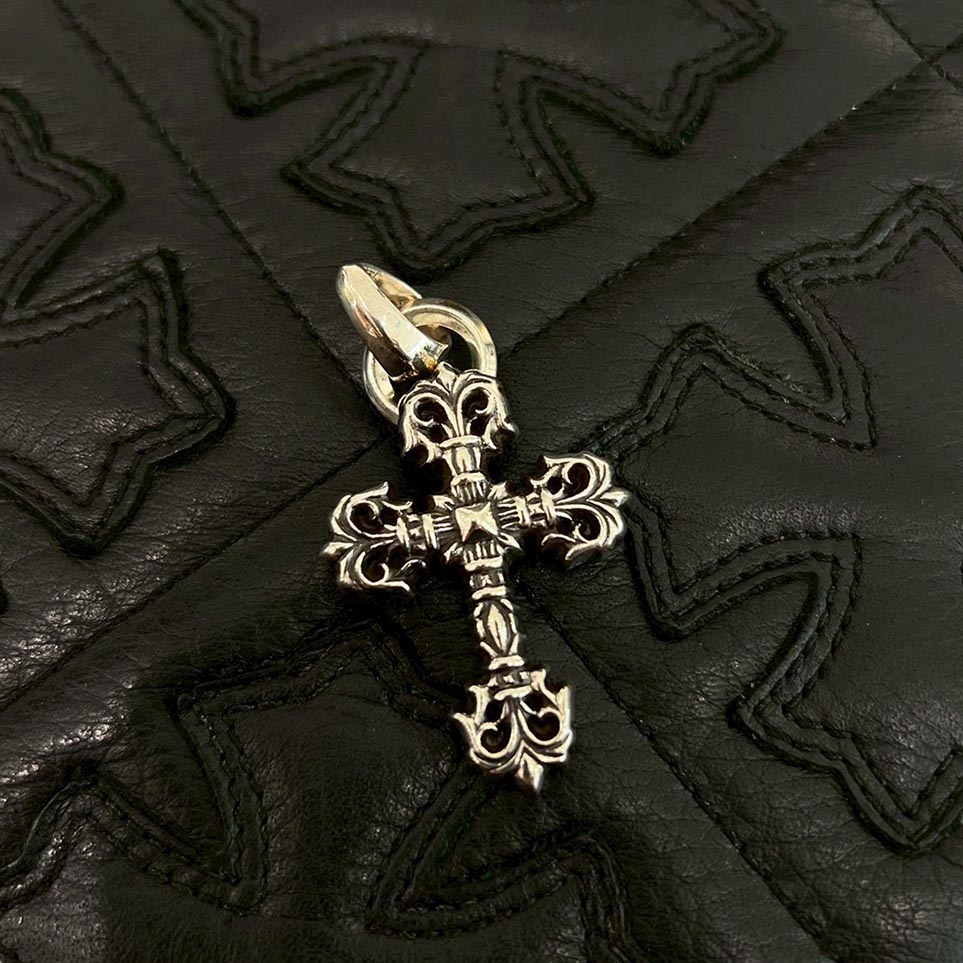 【CHROME HEARTS】オンライン限定フーディー シルバーグリッター 楽天市場】【月間優良ショップ 8度受賞】 【正規品取扱店】 新品
