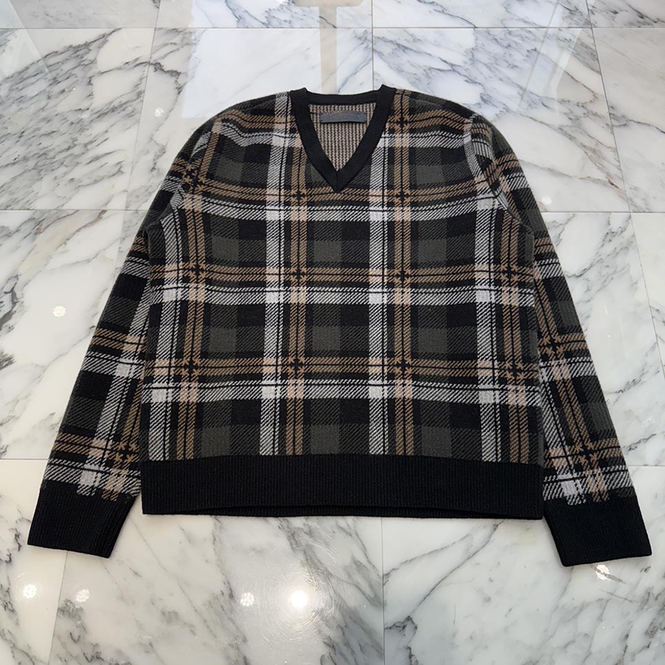 CHROME HEARTS CH Plus Check Cashmere Knit Sweater Size S クロムハーツ CH足し加える カシミール 編み物 ティーシャツ Vのど首 タータンチェック ロゴタイプ刺しゅう しろがね色お皿 羊毛原料品混 カーキ×黒いこと×ベージュ 大いさS【251220】【新古品】