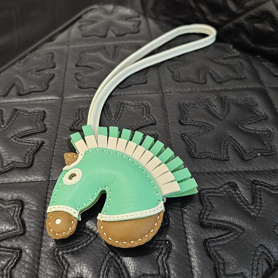 楽天市場】エルメス HERMES チャーム 馬 ジージー カマイユ モーヴ