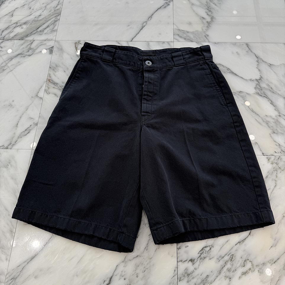 プラダ　PRADA トライアングル ロゴ ショートパンツ ハーフパンツ プラダ PRADA 未使用品 プラダ トライアングルロゴ Re-Nylon バミューダ