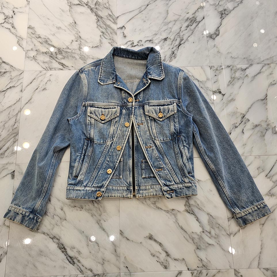 LOUIS VUITTON 2019SS Double Front Virgil Abloh Denim Jacket HGA73WLVP Size 44 ルイヴィトン ダブルフロント ヴァージル アブローデニムジャケット Gジャン 刻印金具 ゴールド金具 レザーパッチ ウォッシュ加工 ライトインディゴ サイズ44【251124】【中古-A】|メメントスオンライン店