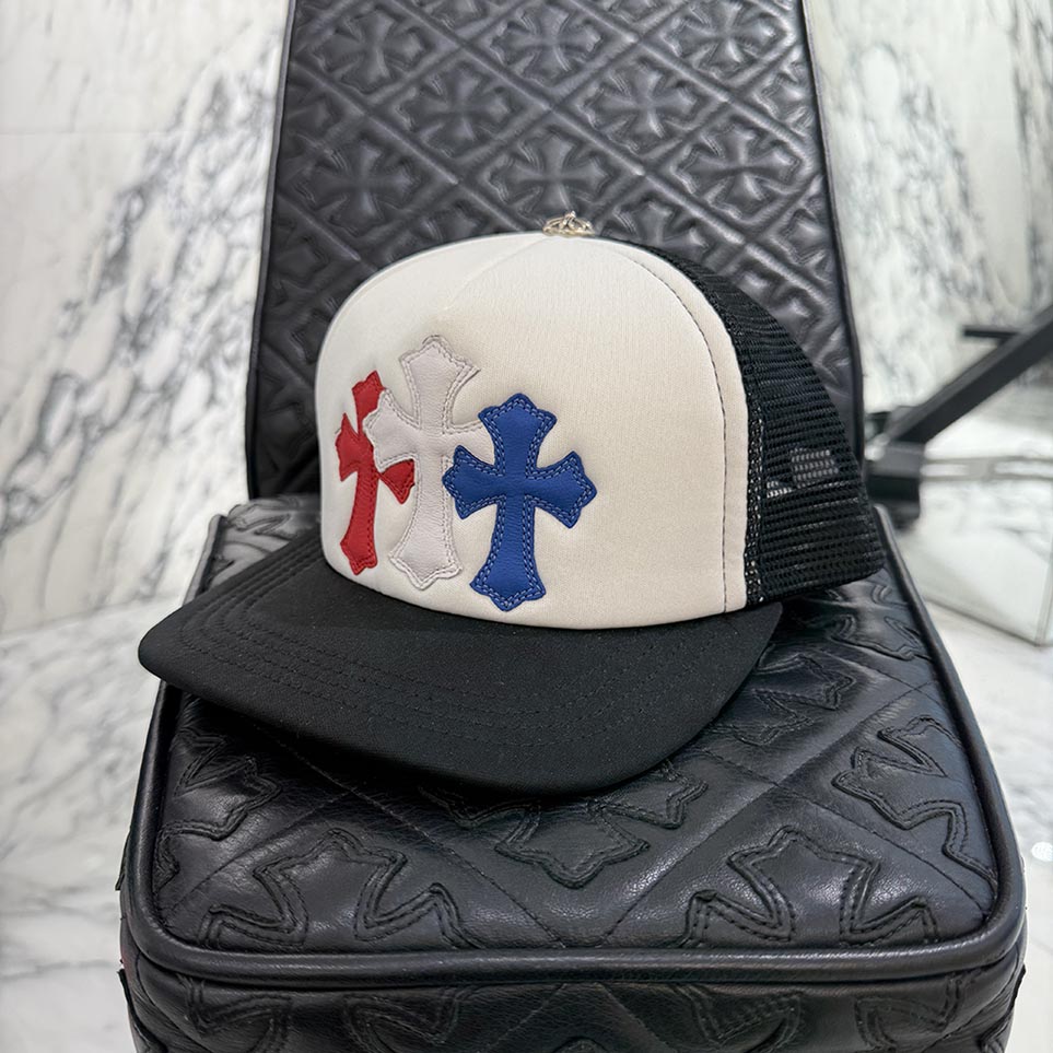 CHROME HEARTS Tricolor Triple Cross Patch Trucker Cap ONE SIZE（51-61） クロムハーツ トリコロール トリプルクロスパッチ トラッカーキャップ メッシュ なめし革継ぎ切れ クロスボール 黒いこと×白いこと×青碧×赤いこと 大きさONE SIZE（51-61）【251127】【中古-A】