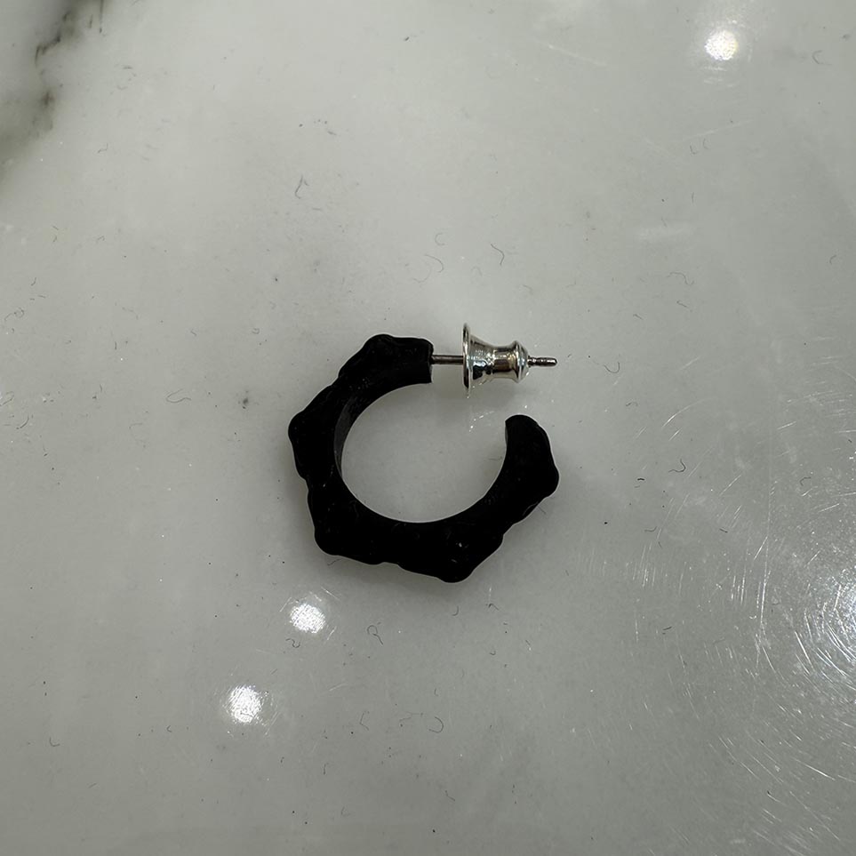 CHROME HEARTS Silicone Rubber Cross Band Hoop Earring クロムハーツ ケイ素樹脂天然ゴム はりつけ台周波数帯域 フープピアス 添え物 天然ゴム ケイ素樹脂 黒いこと【260125】【新古品】