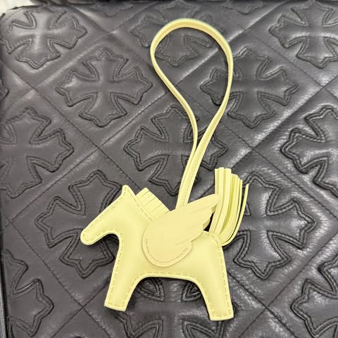 HERMES Rodeo Pegasus PM Charm W刻印 エルメス ロデオ ペガサス PM チャーム W刻印 レザーチャーム バッグアクセサリー ジョーヌミルトン アニューミロ【251204】【新古品】｜メメントスオンライン店