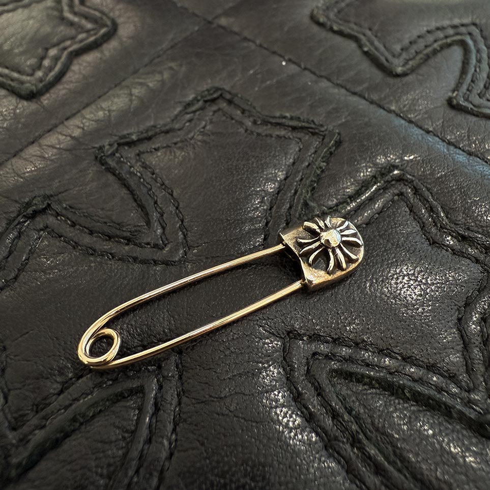 楽天市場】CHROME HEARTS PIN BADGE MATTY BOY FLAMEクロムハーツ