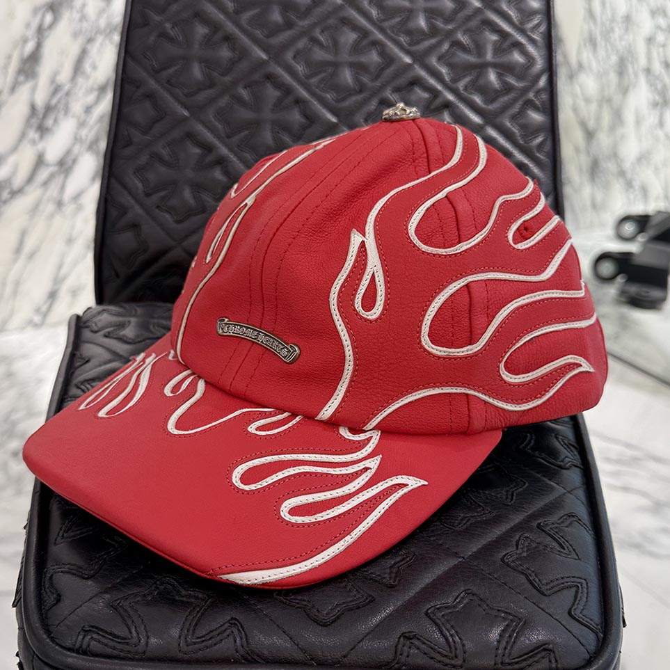 CHROME HEARTS Leather Flame Trucker Cap Size ONE SIZE (53-60) クロムハーツ レザーフレイム トラッカーキャップ なめし革継ぎ切れ しろがね色一皿 クロスボール ガンスリンガーベルト 赤いこと×白いこと 大きさONE SIZE (53-60)【251224】【中古-A】