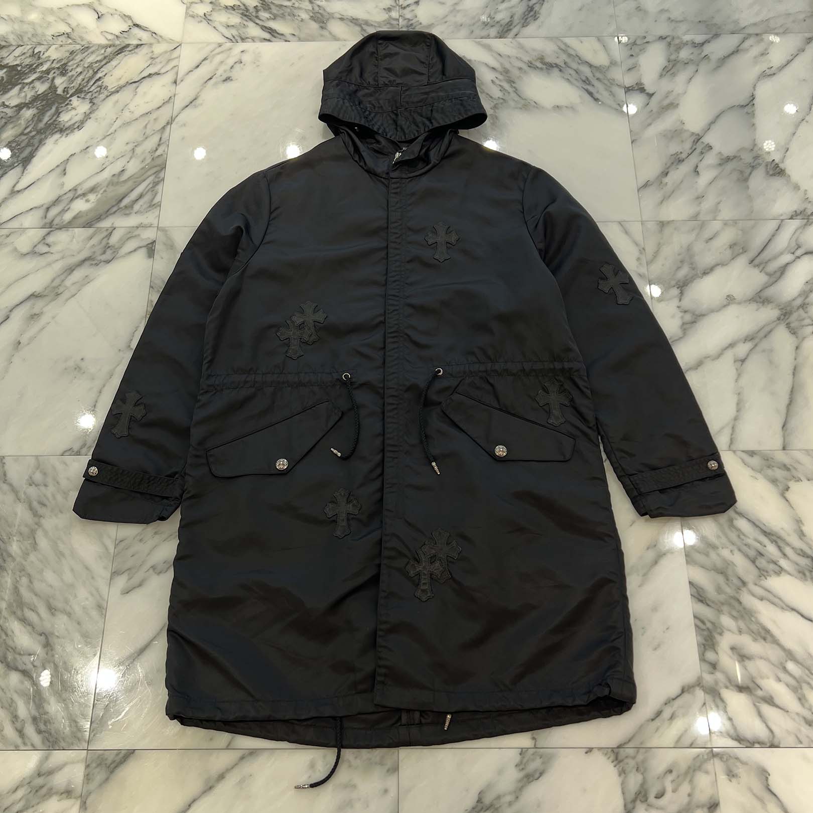 CHROME HEARTS Y NOT PUDDLES Cemetery Cross Leather Patch Zip Up Nylon Hooded Coat Size M クロムハーツ パドルズ セメタリークロス なめし革継ぎ切れ ジップアップ ナイロン フーデッド 厚地の外套 ナイロン厚地の外套 CHつけ加えるかざり付ける 黒いこと 大きさM【251226】【中古-A】