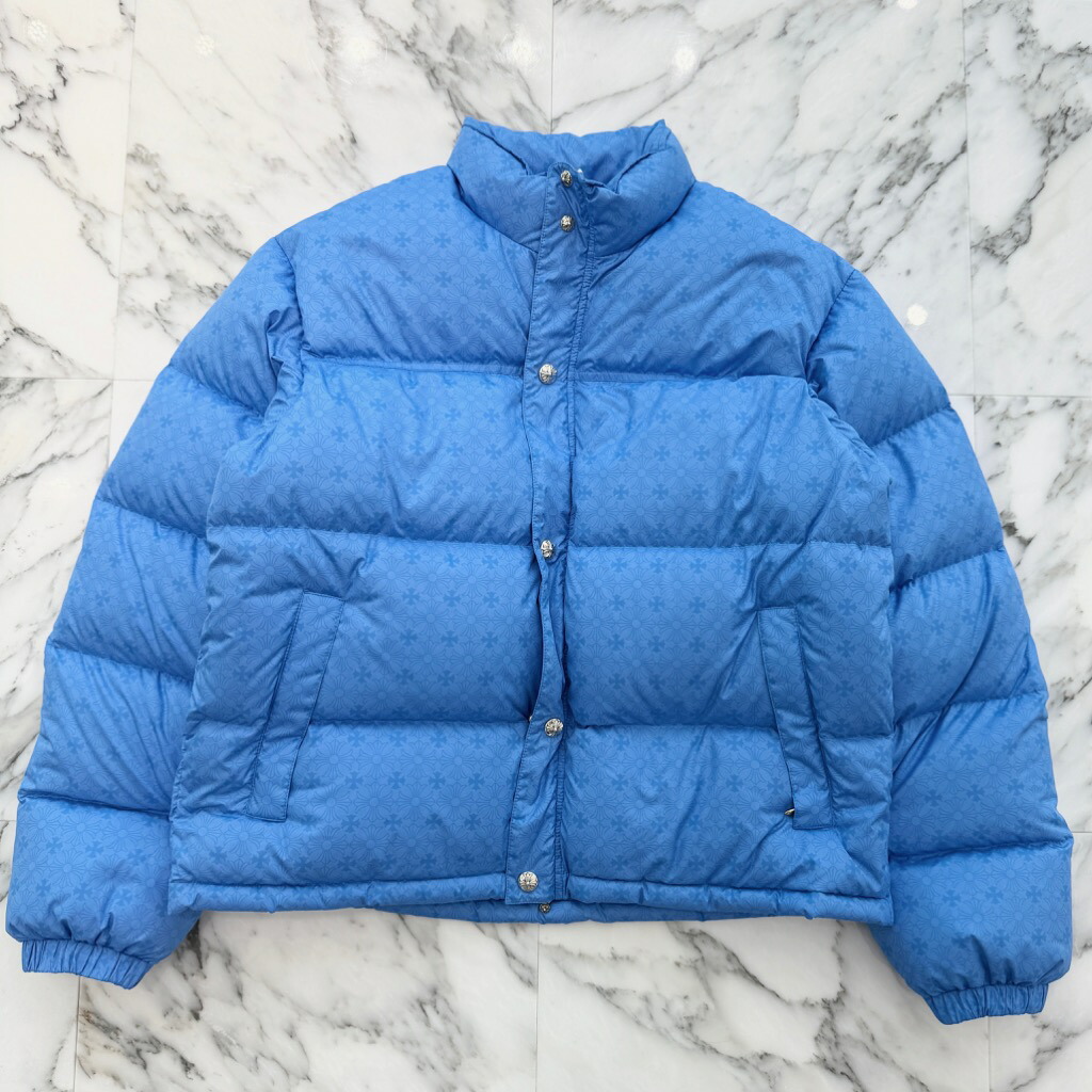 CHROME HEARTS CH Plus Stiff Down Jacket Size M クロムハーツ CHつけ加える スティッフ 落ちこむ上衣 上衣 ダガージップ クロスボールボタン CHつけ加える総柄 青碧 大きさM【260110】【中古-A】