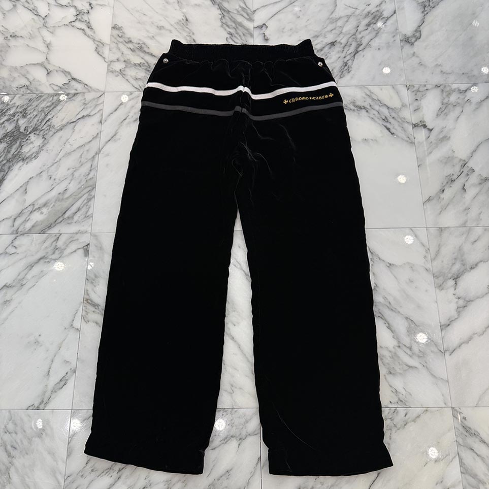 CHROME HEARTS 2025AW Y NOT Velour Training Long Pants Size M クロムハーツ ワイ航空マイル 天鵞絨 形づくる ロングズボン下 スウェットロングパンツ ロゴタイプ刺しゅう クロスボールボタン ドローストリング 黒いこと×白いこと×ゴールド 大きさM【260501】【新古品】
