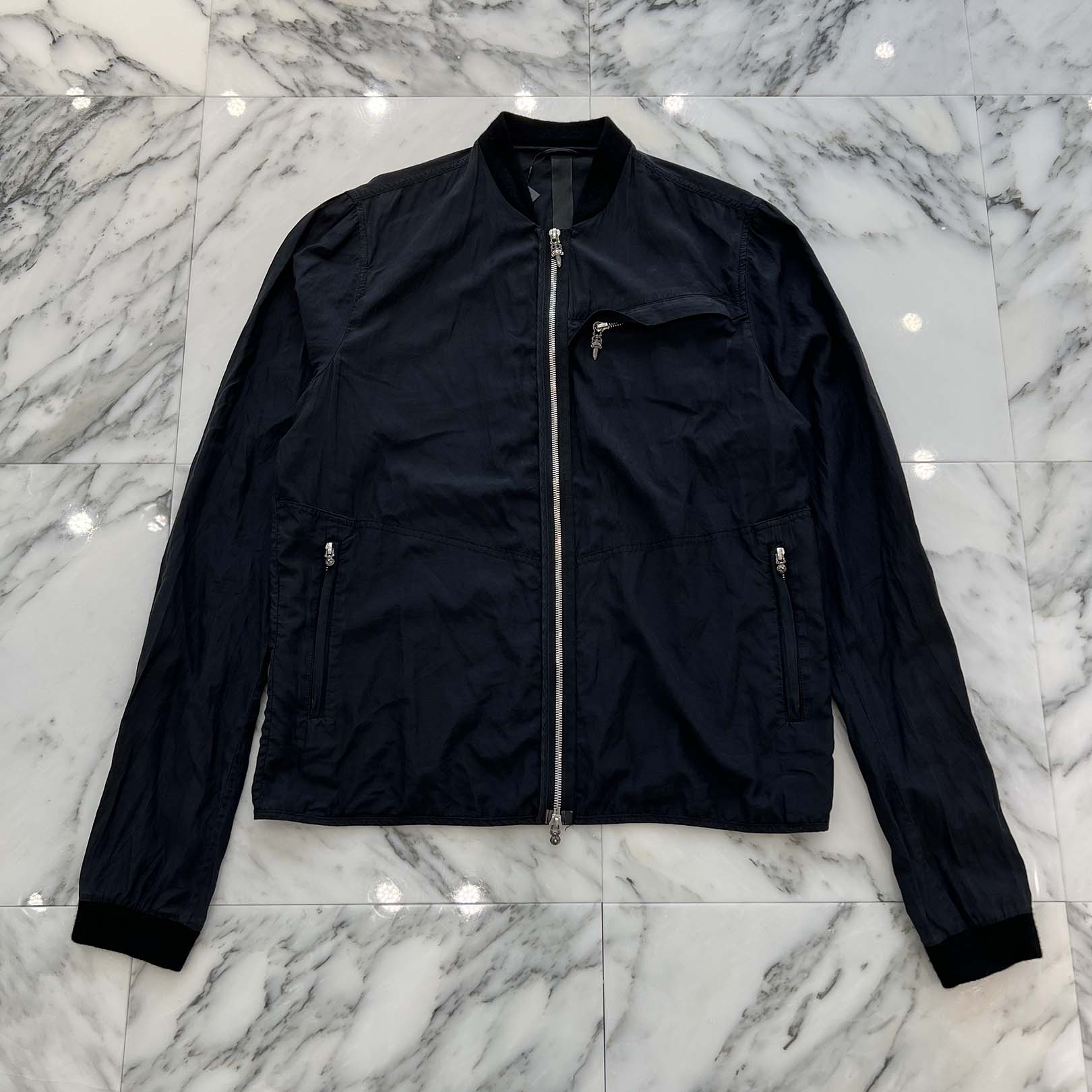 CHROME HEARTS YNOT Silk Blend Zip Up Blouson Size L クロムハーツ ワイ航空マイル 地絹雑ぜ合わせる ジップアップブルゾン ジップアップジャケット ダガージップ クロスボール しろがね色一皿 袖編み物 胸衣嚢 3衣嚢 黒いこと 大きさL【251020】【中古-A】