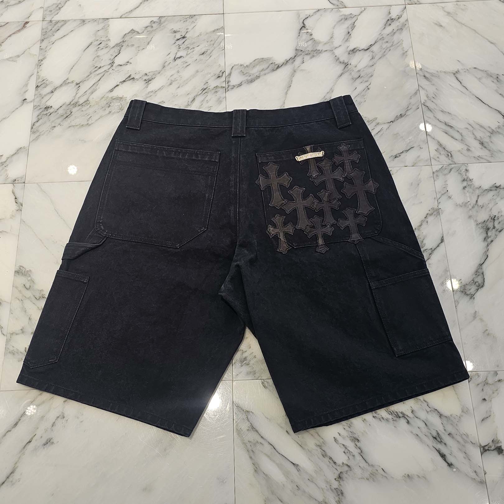 CHROME HEARTS Carpenter Cemetery Cross Patch Denim Shorts Size 36 クロムハーツ カーペンター セメタリークロスパッチ デニムショーツ ハーフパンツ ジーンズ CHプラス ボタンフライ レザーパッチ クロスパッチ シルバープレート ブラック サイズ36【260110】【中古-A】｜メメントスオンライン店