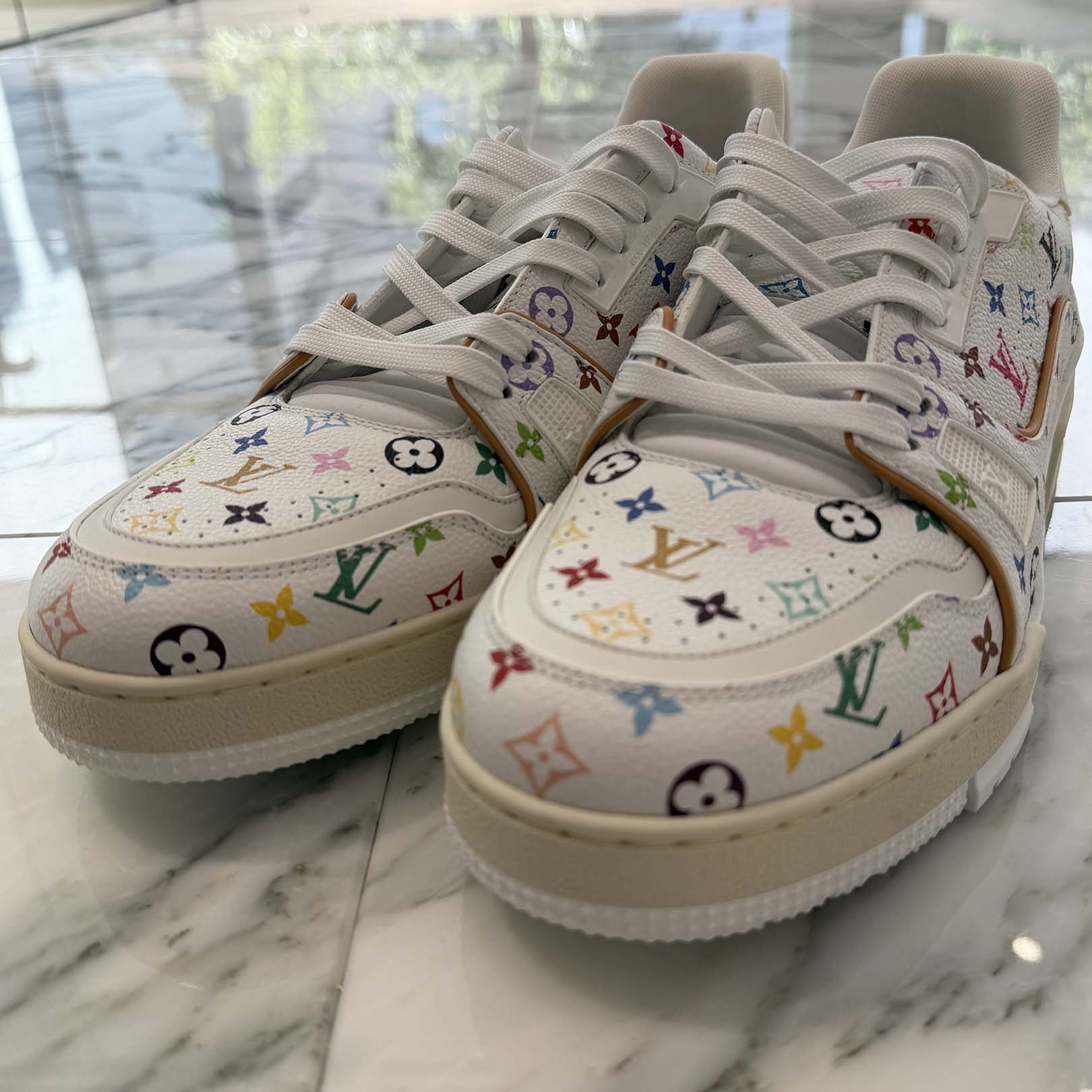 LOUIS VUITTON × Takashi Murakami Monogram LV x TM Trainer Sneakers Size 8 1/2（約27cm程度）ルイヴィトン 村上隆 モノグラム LV × TM トレイナー スニーカー レザースニーカーモノグラム総柄 ホワイト×マルチカラー サイズ8 1/2（約27cm程度）【260118】【新古品】