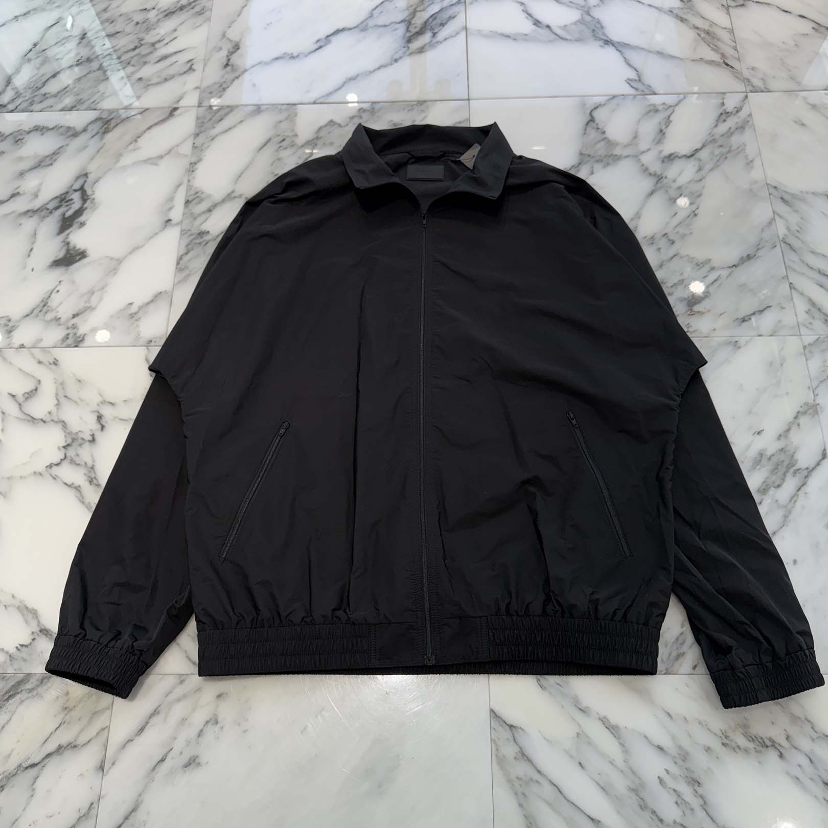 THE ROW Nantuck Tech Zip Up Track Jacket 310 W2157 Size M ザ ファースト ナンタック・テック ジップアップ 貨物自動車上衣 ジップジャケット ナイロン上衣 黒いこと 大きさM【260204】【新古品】