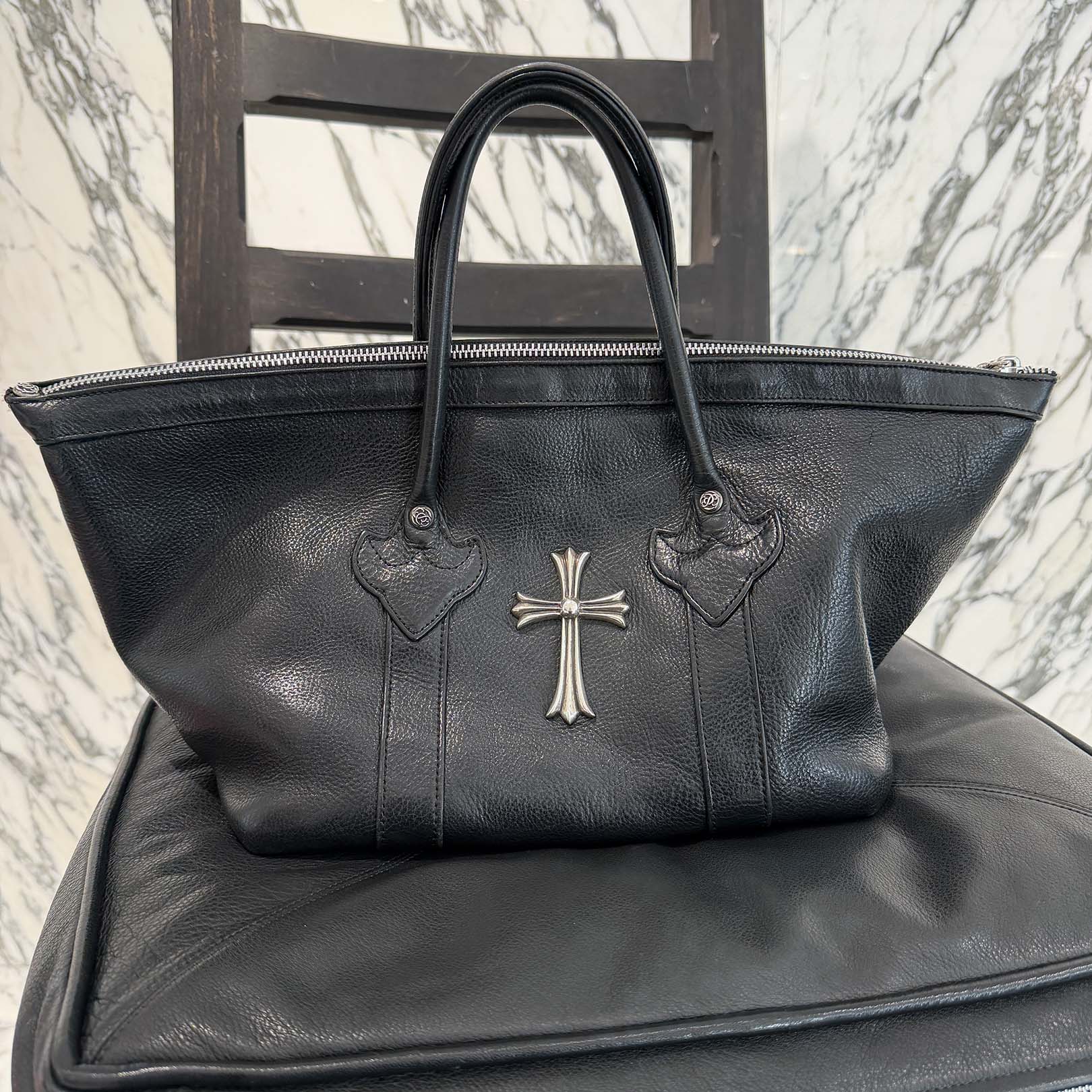 CHROME HEARTS Large Cross MONICA Leather Hand Bag クロムハーツ ラージクロス モニカ レザーハンドバッグ レザーバッグ ダガージップ ラージクロスリベット シルバー925 ブラック 【260204】【中古-B】｜メメントスオンライン店