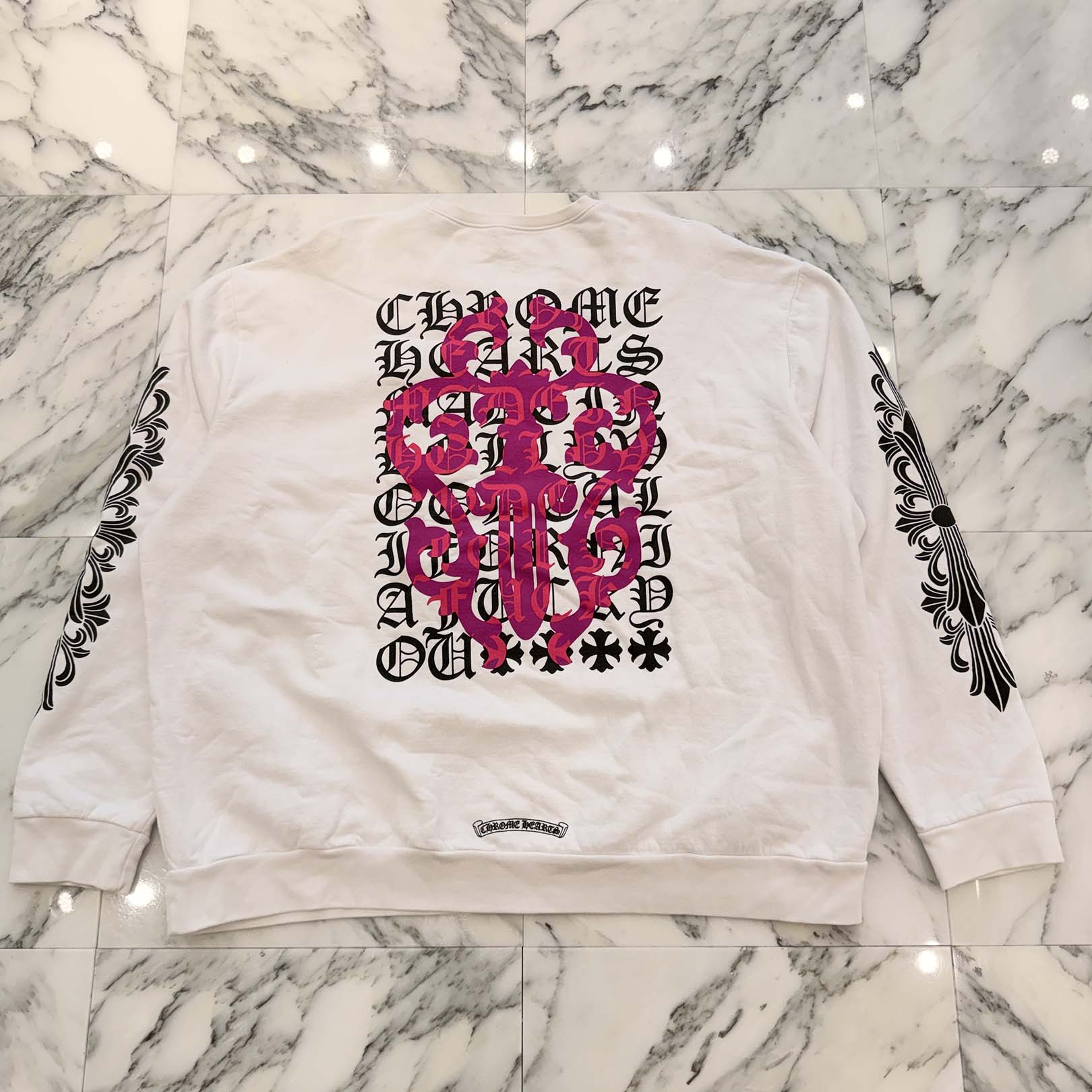 CHROME HEARTS Dagger Eye Chart Sweat Shirt Size XXL クロムハーツ ダガーアイチャートスウェットシャツアトレーナー 袖フローラルクロスプリント スクロールロゴタイプ ヴァインダガー 白いこと×パープル×黒いこと 大いさXXL【260205】【中古-A】