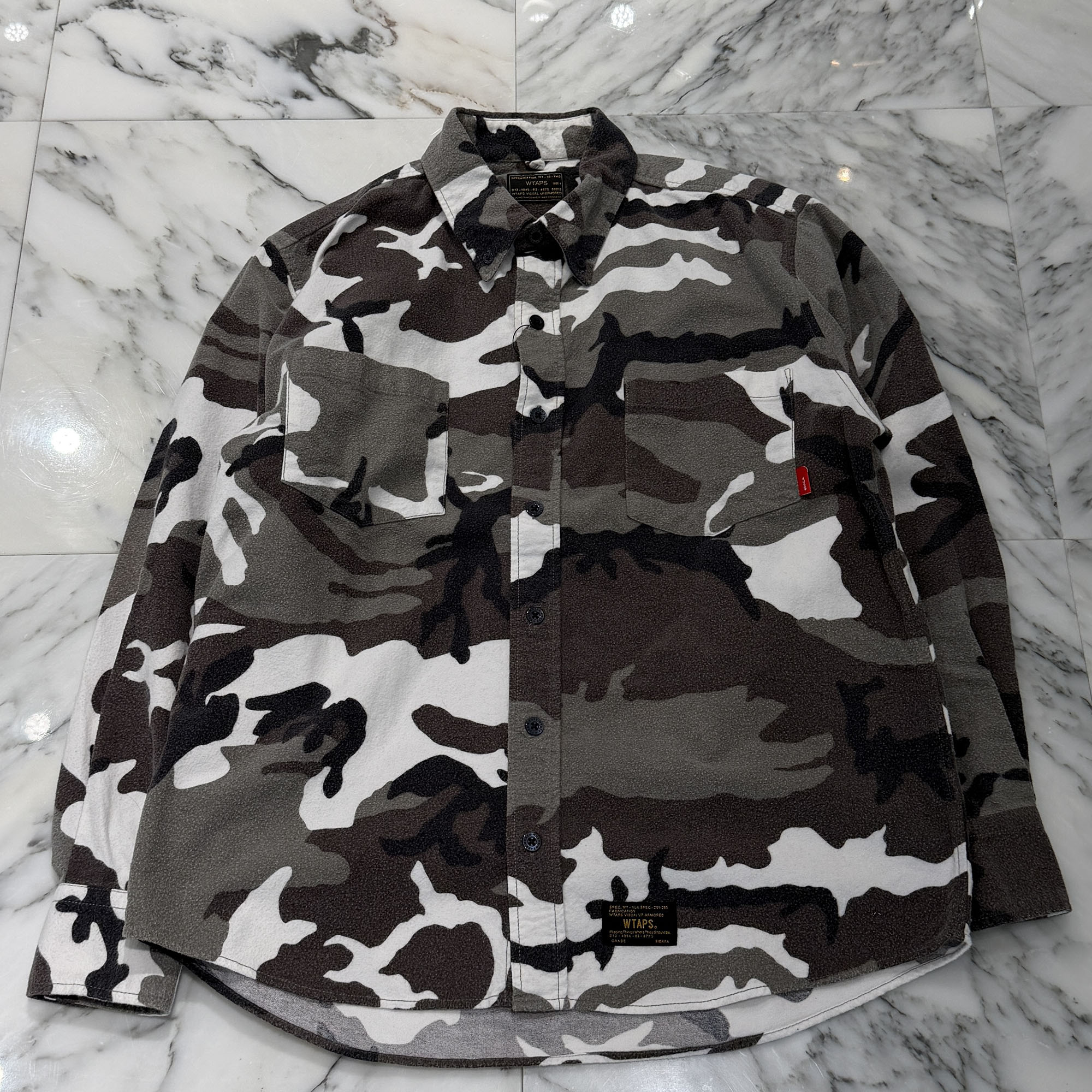 WTAPS 2017AW Camouflage Flannel Shirt 141GWDT-SHM03 Size 1 ダブルタップス 化けの皮 綿ネルプルオーバー プルオーバー上衣 長袖プルオーバー 衿プルオーバー 偽装 総柄 ロゴタイプ目じるし名取り草 化けの皮 大きさ1【260210】【中古-A】