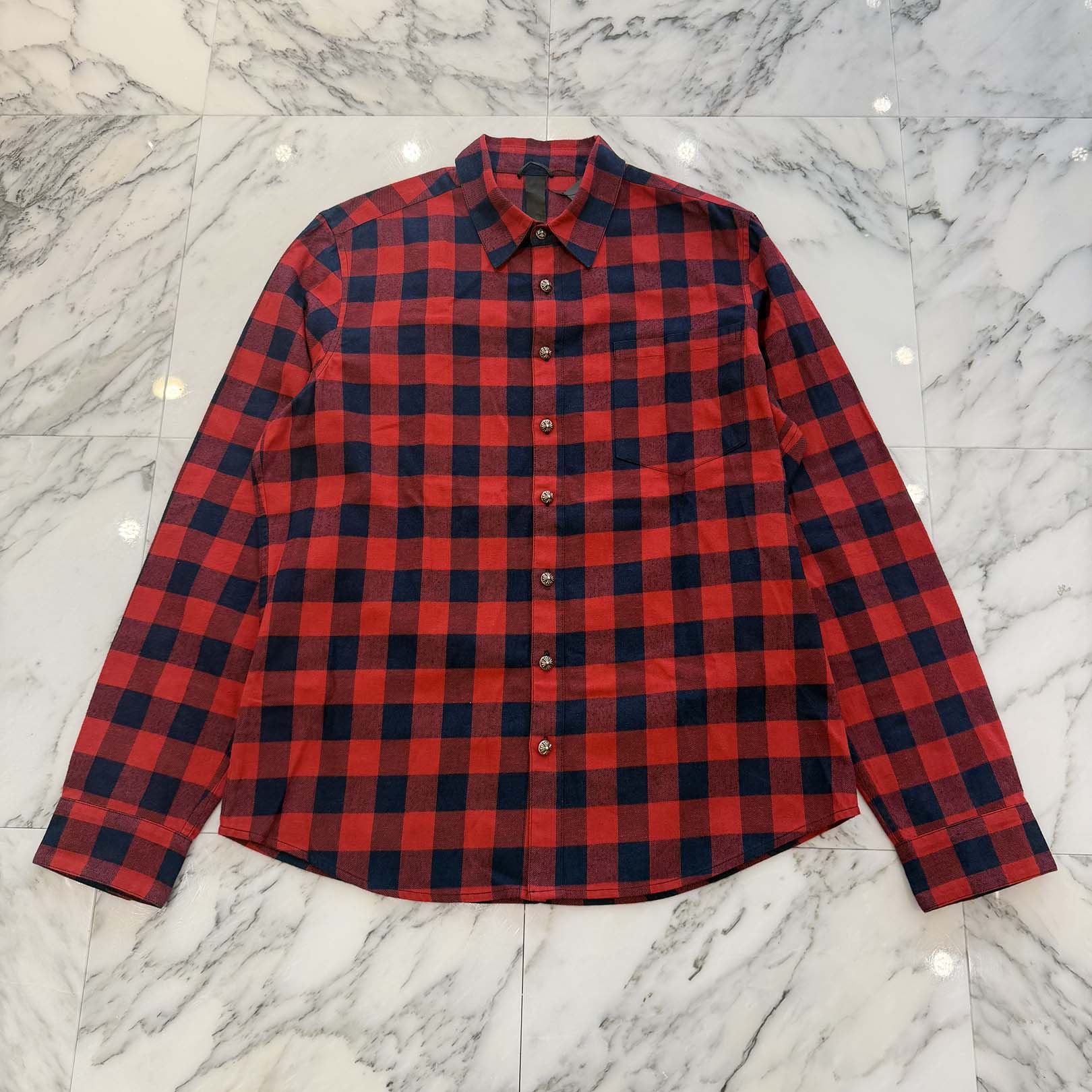 CHROME HEARTS Y NOT Loose Ends Star Leather Patch Check Shirt Size XL クロムハーツ ワイ航空マイル ルーズエンド スターレザーパッチ 照合のしるしプルオーバー トップ クロスボールボタン なめし革継ぎ切れ 年寄りのCr 赤いこと×米国海軍×黒いこと 大きさXL【260221】【中古-A】