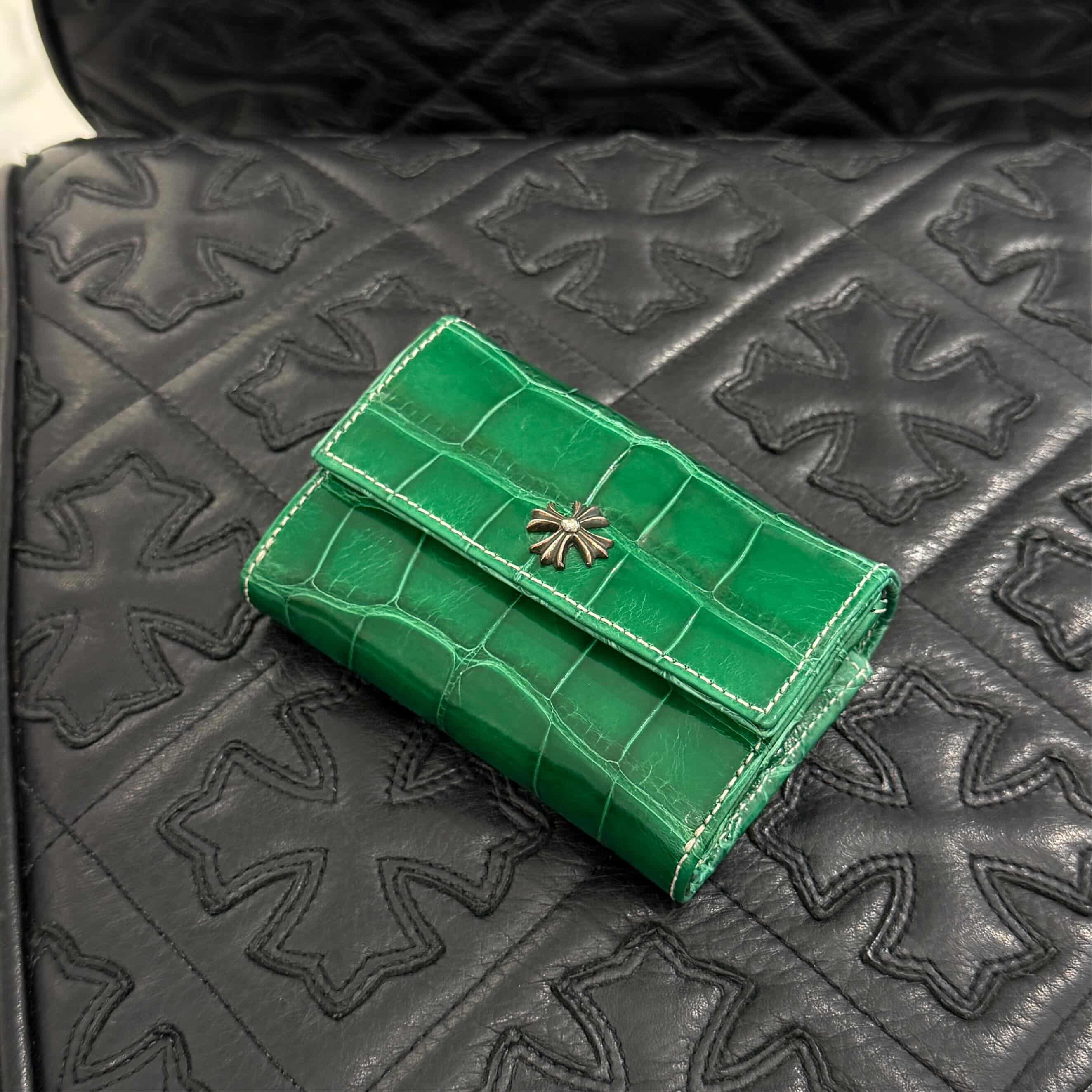 楽天市場】CHROME HEARTS Scroll Logo Label Round Zip Wallet クロム