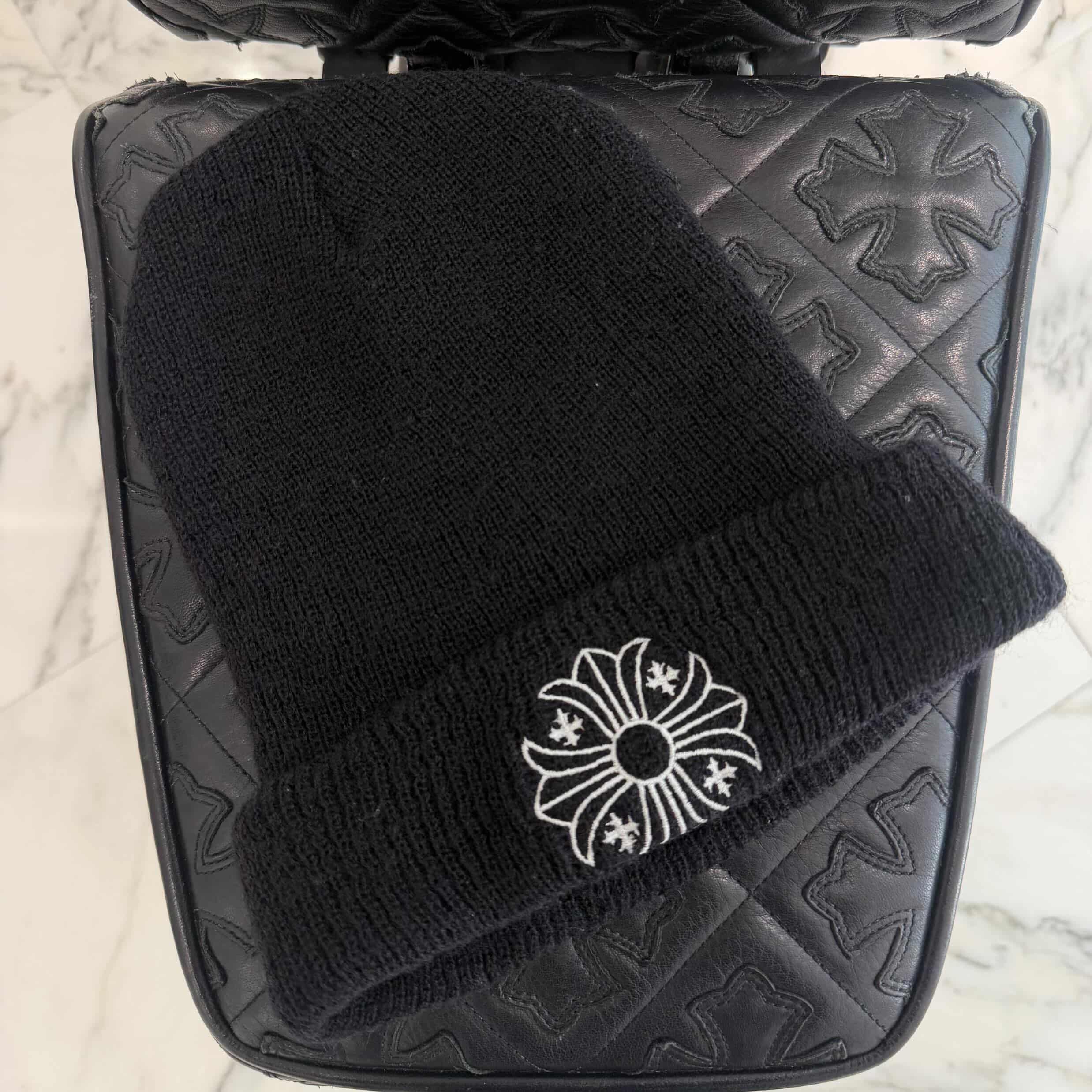 CHROME HEARTS CH Plus WOOL WATCH CAP Size ONE SIZE (23糎)  クロムハーツ CH足し加える 羊毛 ウォッチキャップ ビーニー 編み物帽 CH足し加える刺しゅう 黒いこと×白いこと 大いさONE SIZE (23糎)【260317】【中古-A】