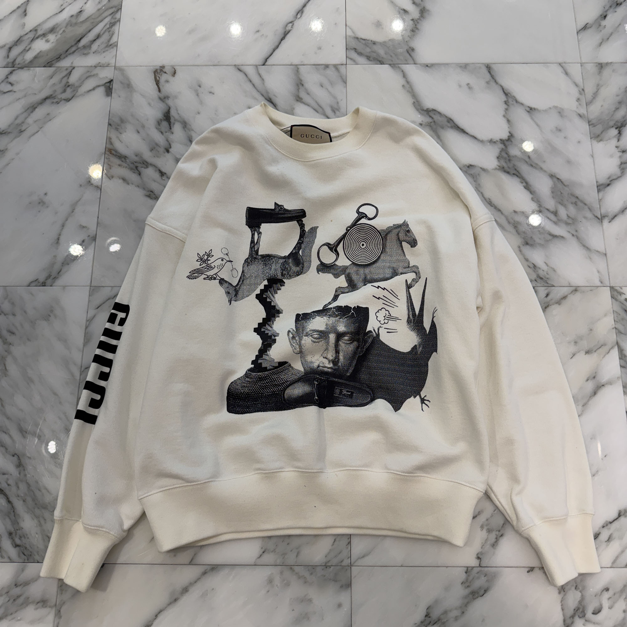 GUCCI 2024AW Heritage Print Cotton Crew Neck Sweatshirt 782757 XJGH5 9095 Size XS グッチ ヘリティッジ プリント コットン クルーネック スウェットシャツ トレーナー 馬モチーフデザイン グラフィックプリント ホワイト×ブラック サイズXS【260323】【中古-B】|メメントスオンライン店