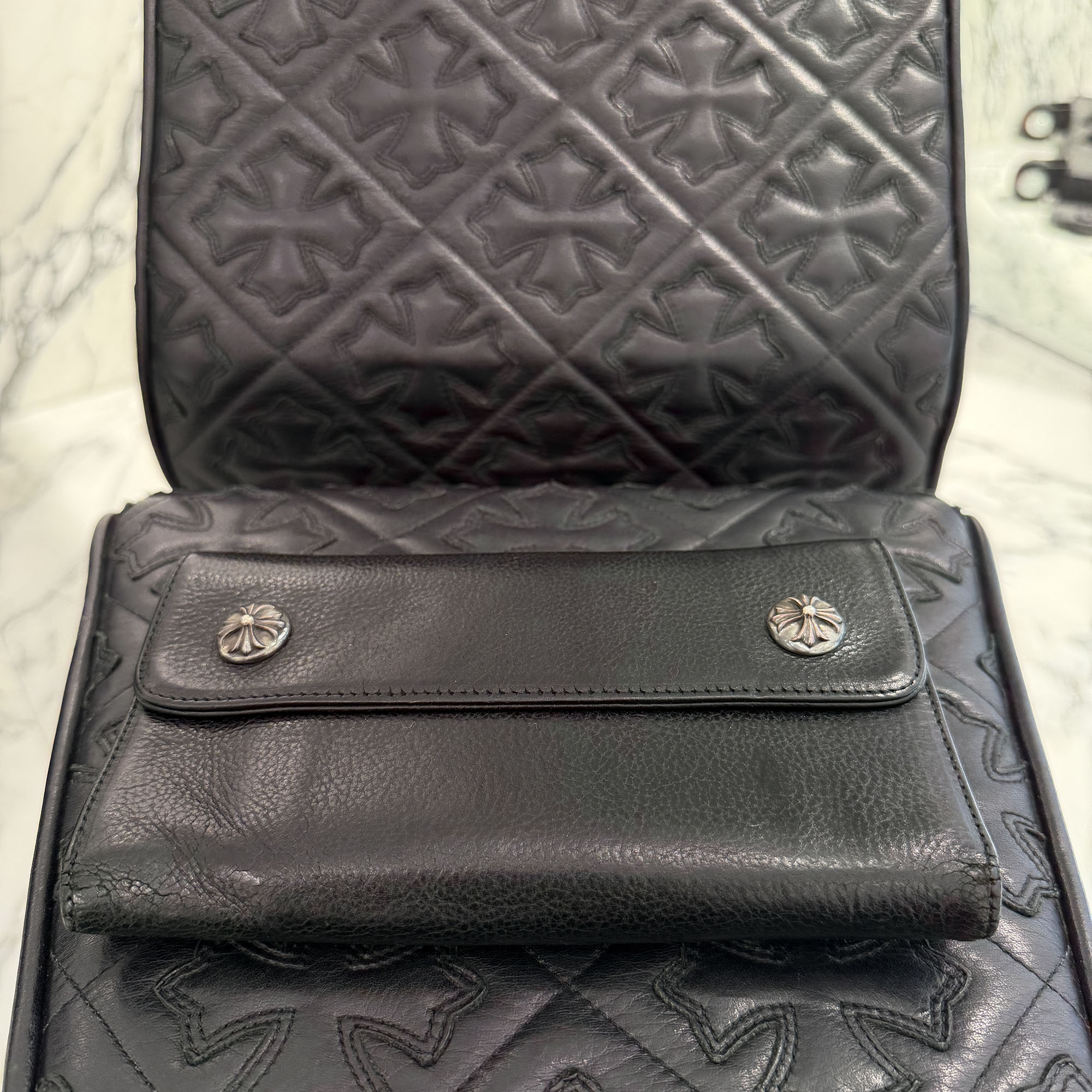 CHROME HEARTS Wave Cross Ball Wallet クロムハーツ ウェーブクロスボール ウォレット 三つ折り 長金入れ なめし革 ダガージップ しろがね色925 黒いこと×しろがね色【260401】【中古-B】