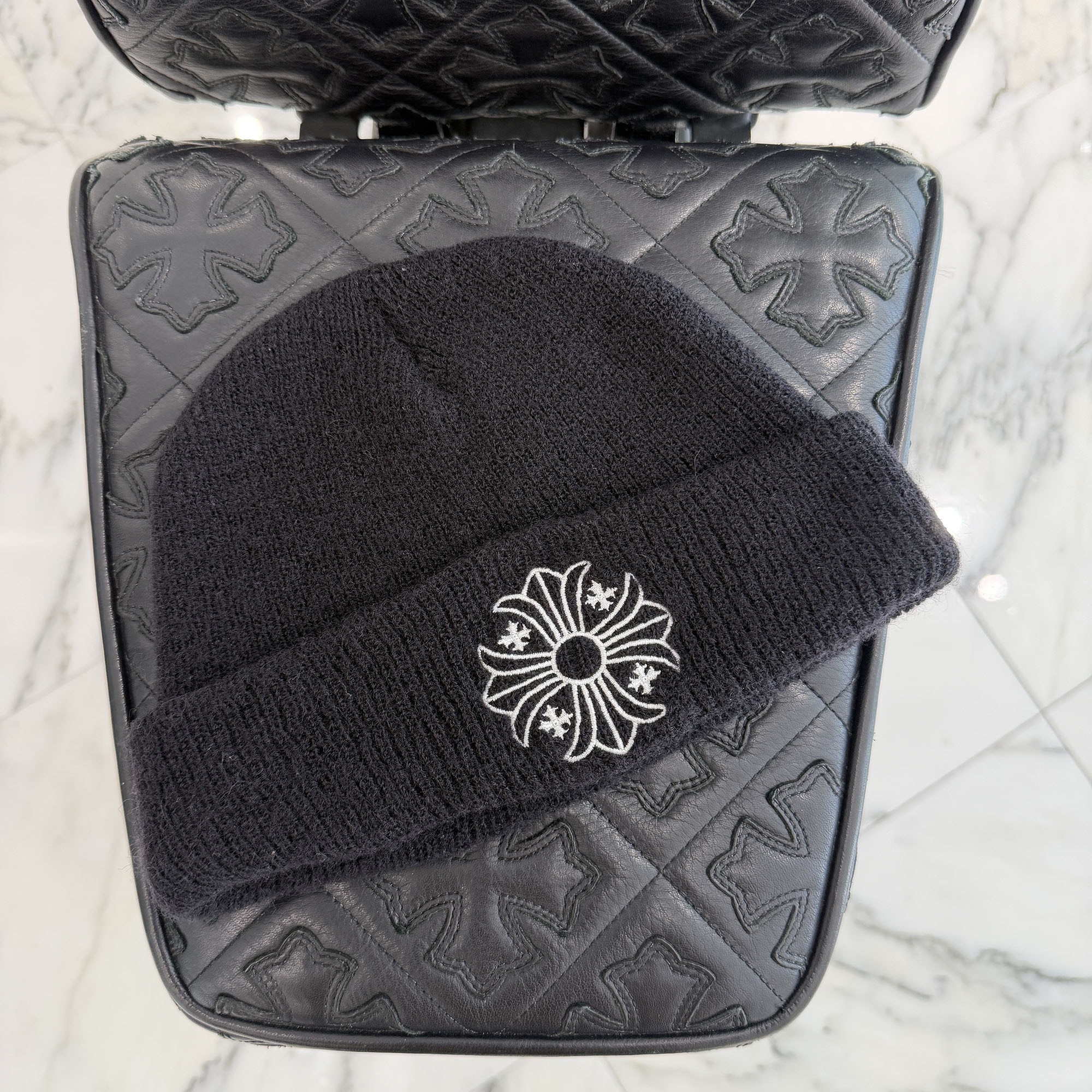 CHROME HEARTS CH Plus WOOL WATCH CAP Size ONE SIZE (23糎)  クロムハーツ CH足し加える 羊毛 ウォッチキャップ ビーニー 編み物帽 CH足し加える刺しゅう 黒いこと×白いこと 大いさONE SIZE (23糎)【260402】【中古-B】