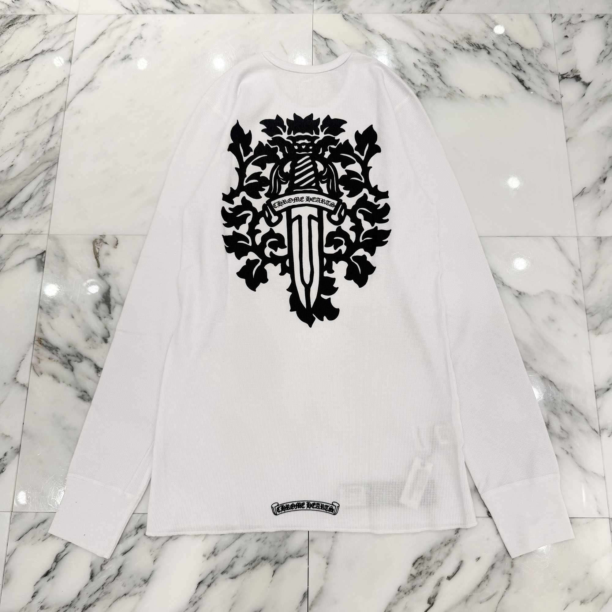 CHROME HEARTS 2025SS Vine Dagger Print Thermal Long Sleeve Tee Size XL クロムハーツ ヴァインダガー プリント サーマル ロングスリーグ Tシャツ 長袖カットソー ロンT スクロールロゴ 胸プリント サーマル生地 ホワイト×ブラック サイズXL【260625】【新古品】|メメントスオンライン店
