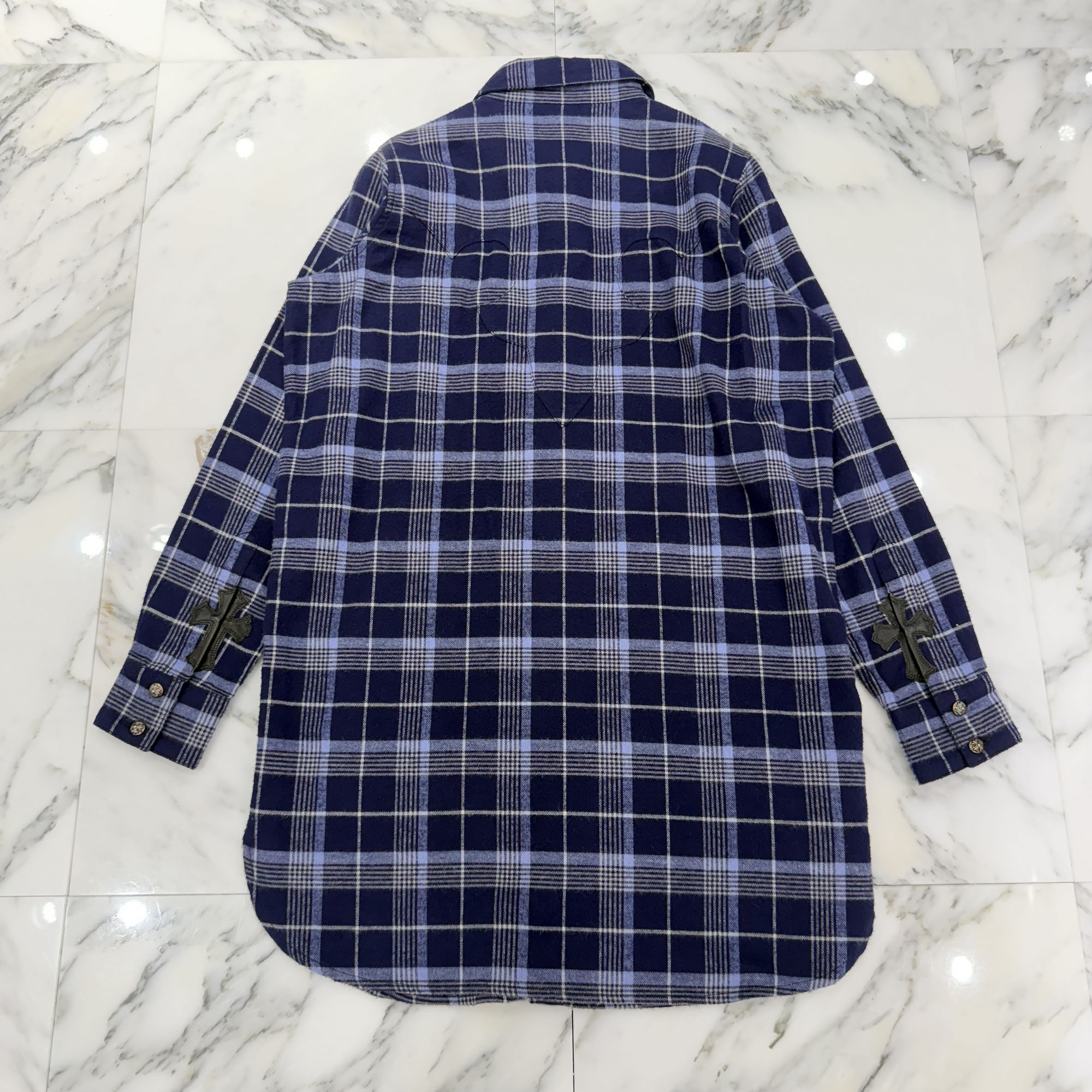 CHROME HEARTS Loose Ends Cross Patch Back Flare Knee Flannel Check Shirt Size S クロムハーツ ルーズエンド 差し交わす継ぎ切れ うしろ側太陽フレア 膝坊主 綿ネル 読み合わせるプルオーバー クロスボールボタン なめし革継ぎ切れ スラントポケット 米国海軍 大きさS【260404】【中古-A】