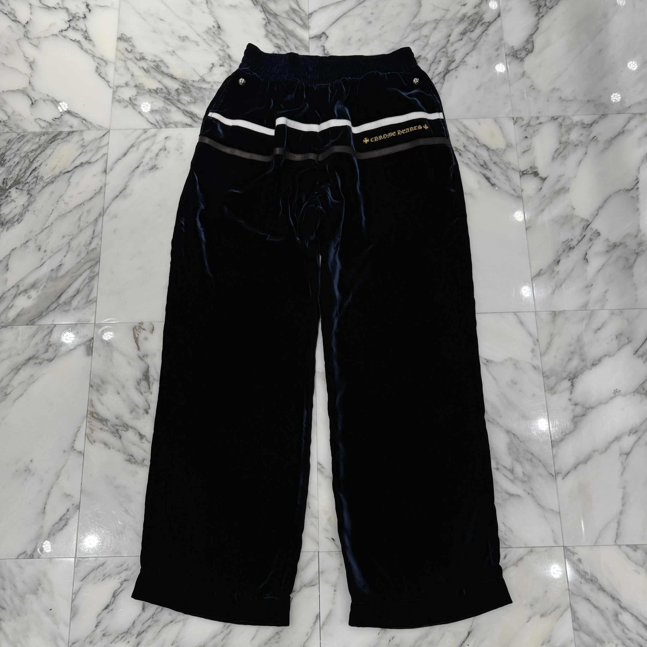 CHROME HEARTS 2025AW Y NOT Velour Training Long Pants Size S クロムハーツ ワイ航空マイル 天鵞絨 形づくる ロングズボン下 スウェットロングパンツ ロゴタイプ刺しゅう クロスボールボタン ドローストリング 米国海軍×白いこと×黒いこと 大きさS【260416】【新古品】