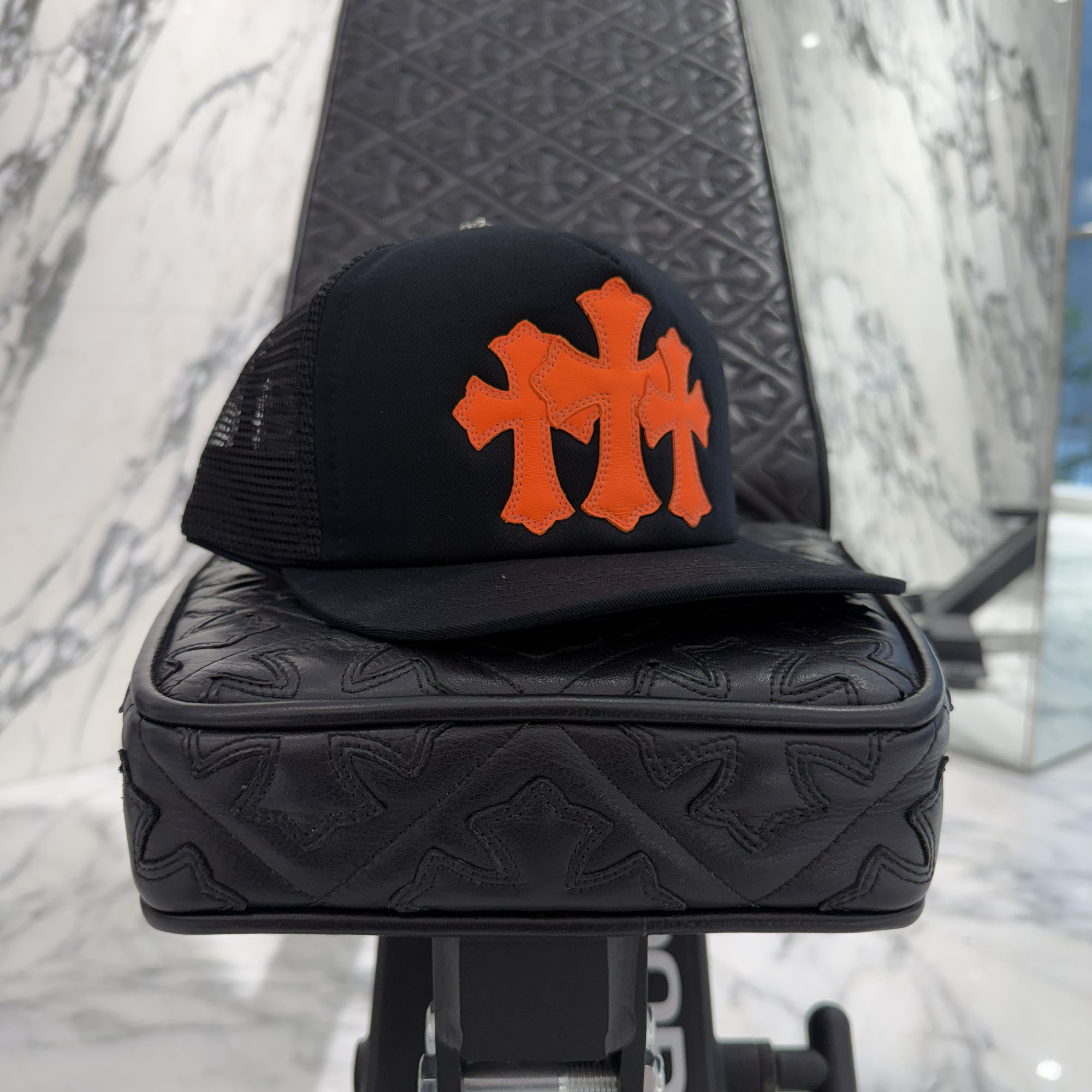 CHROME HEARTS Triple Cross Patch Trucker Cap Size ONE SIZE (51-61) クロムハーツ トリプルクロスパッチトラッカーキャップ ブラック×オレンジ サイズONE SIZE (51-61)【260531】【新古品】|メメントスオンライン店
