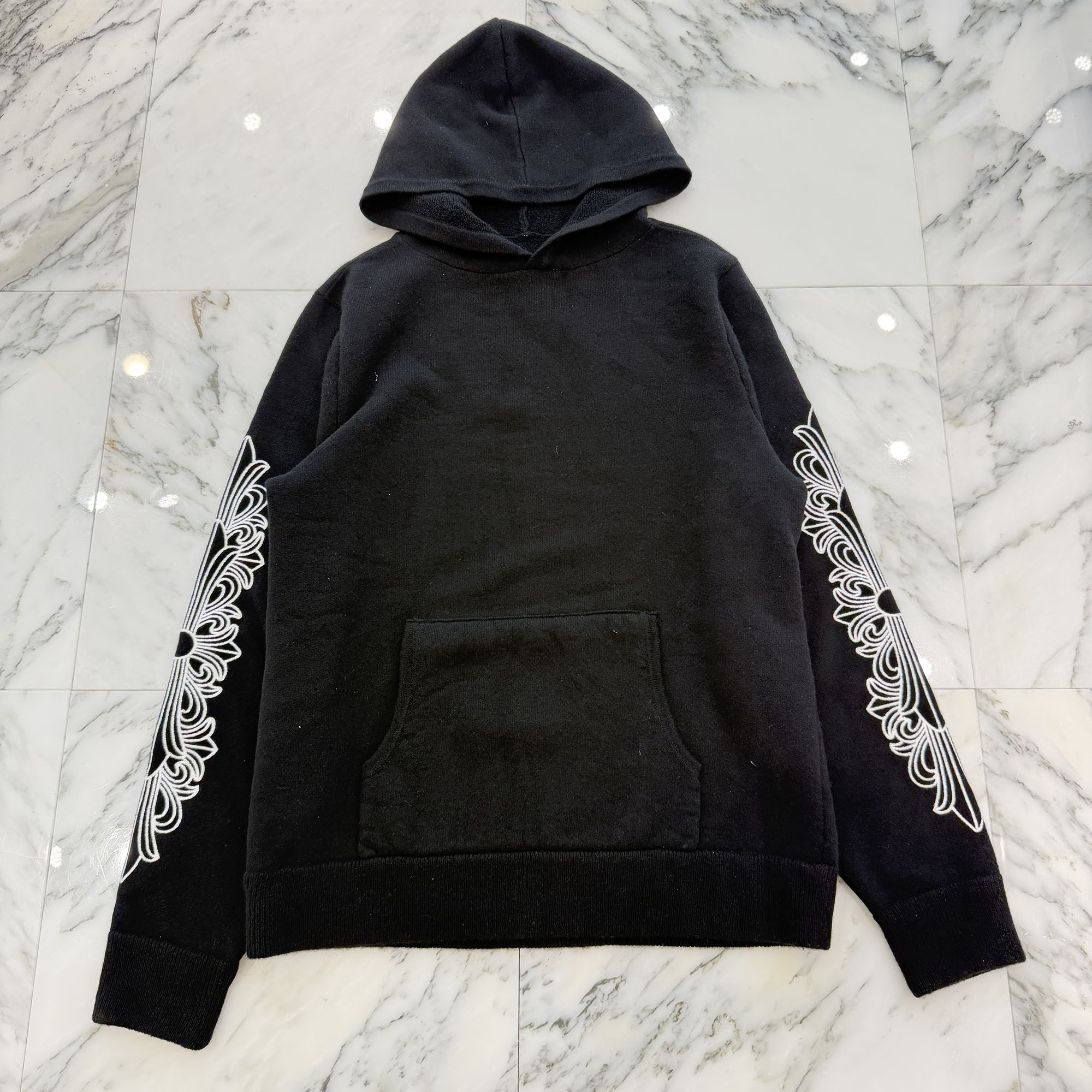 CHROME HEARTS Y NOT Floral Cross Embroidery Cashmere Knit Pullover Hoodie Size M クロムハーツ ワイ航空マイル フローラルクロス刺しゅう カシミール編み物 ティーシャツ フーディ パーカー 編み物パーカー 袖フローラル刺しゅう 黒いこと×白いこと 大いさM【260413】【中古-A】