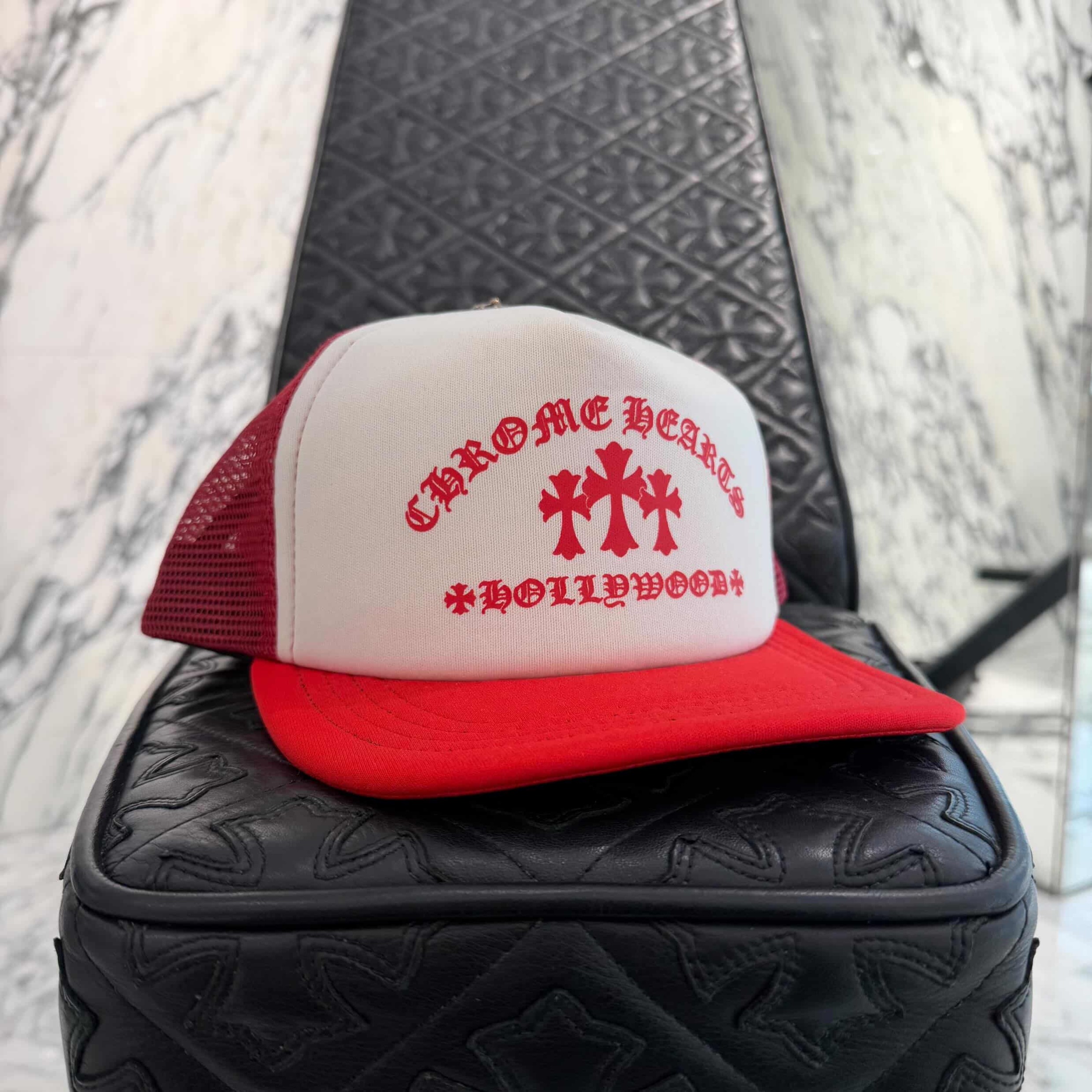 CHROME HEARTS King Taco Hollywood Limited Trucker Cap Size ONE SIZE (53-60) クロムハーツ 第一人者タコ ハリウッド トラッカーキャップ メッシュ旗がしら ロゴタイプ セメタリークロスプリント クロスボール かぶり笠 赤いこと×白いこと 大きさONE SIZE(53-60)【260417】【中古-A】