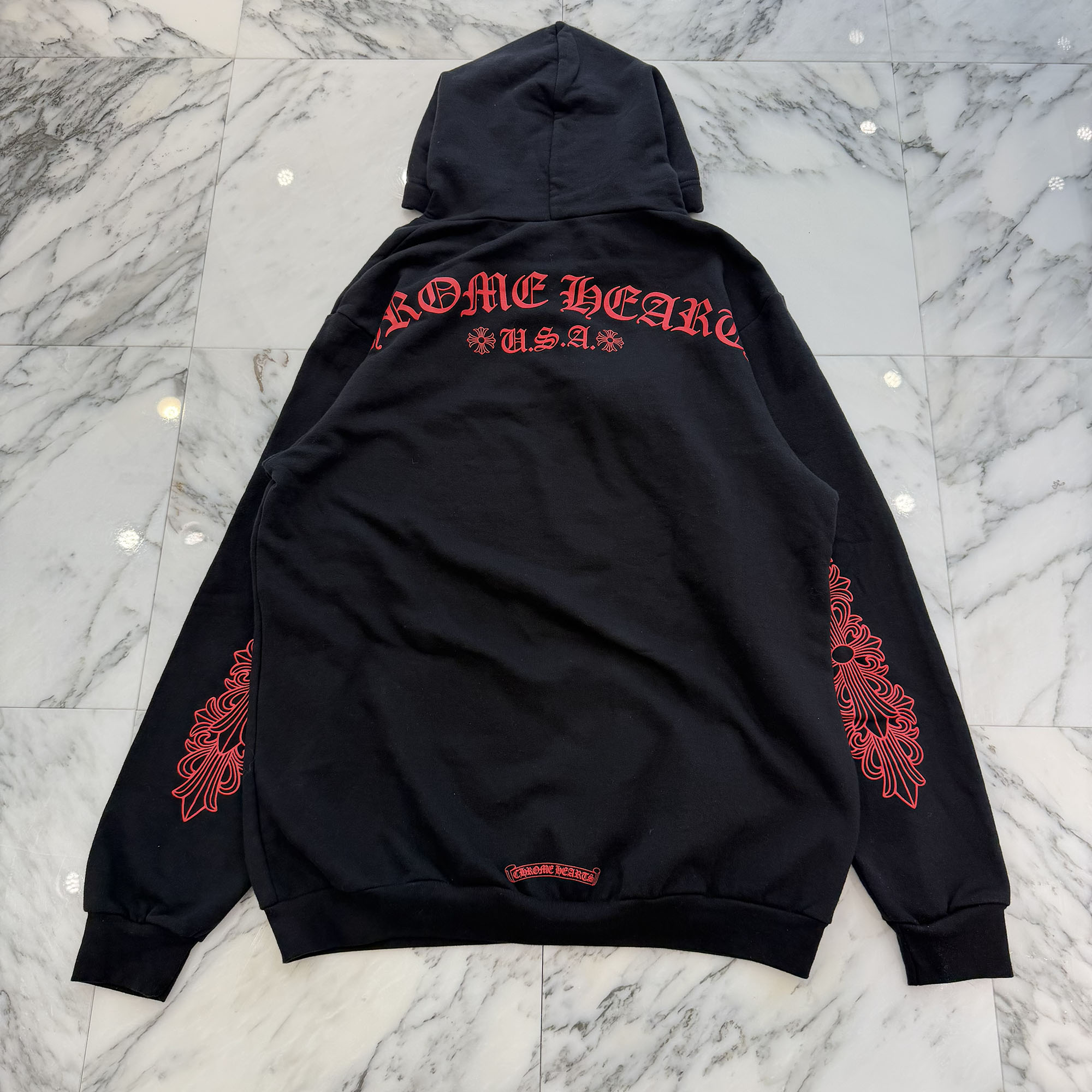 CHROME HEARTS Friends \u0026 Family Limited Floral Cross Arch Logo Pullover Hoodie Size XXL クロムハーツ フレンズアンドファミリー フローラルクロス アーチ形ロゴタイプ プルオーバーフーディ ティーシャツパーカー 袖ロゴタイプ 黒いこと×赤いこと 大きさXXL【260420】【中古-A】