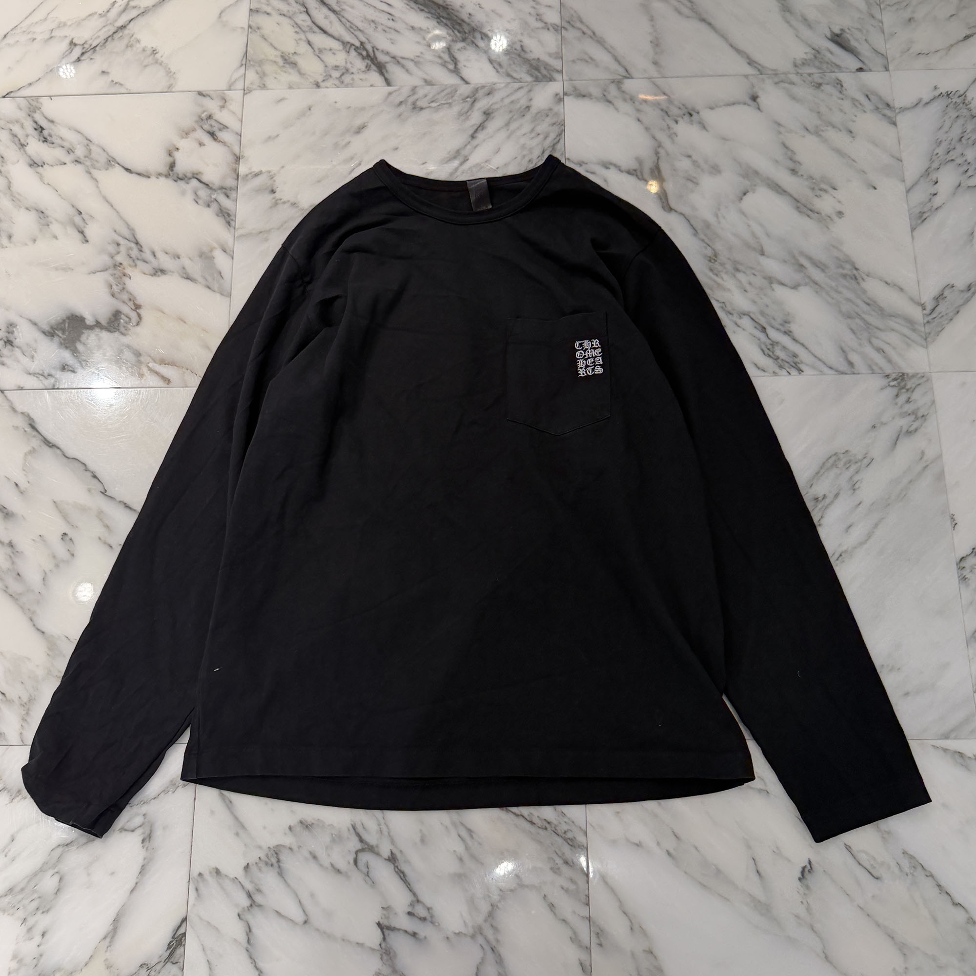 CHROME HEARTS Y NOT Vertical Logo Embroidery Long Sleeve Tee Size XL クロムハーツ ワイ航空マイル ヴァーティカルロゴ刺しゅう ロング捩りティーシャツ 胸ポケ 肩差し交わす刺しゅう 黒いこと×白いこと 大いさXL【260425】【中古-B】 メンズファッション-Tシャツ・カットソー-トップス