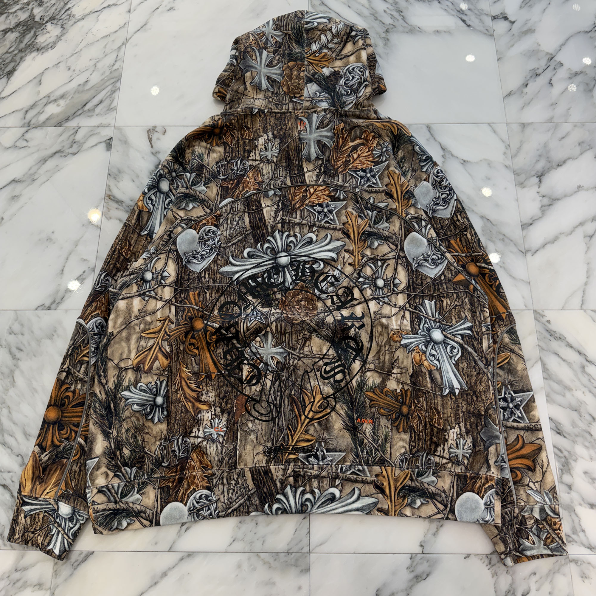 CHROME HEARTS × NIKE × Drake NOCTA 2026SS Camo Horseshoe Pullover Hoodie Size XXL クロムハーツ×ナイキ×ドレイク ノクタ カモホースシュープルオーバーフーディー ティーシャツパーカー 天然ゴムロゴタイプ 合鴨フラ 合鴨フラ×マルチ色つや 大きさXXL【260502】【中古-A】